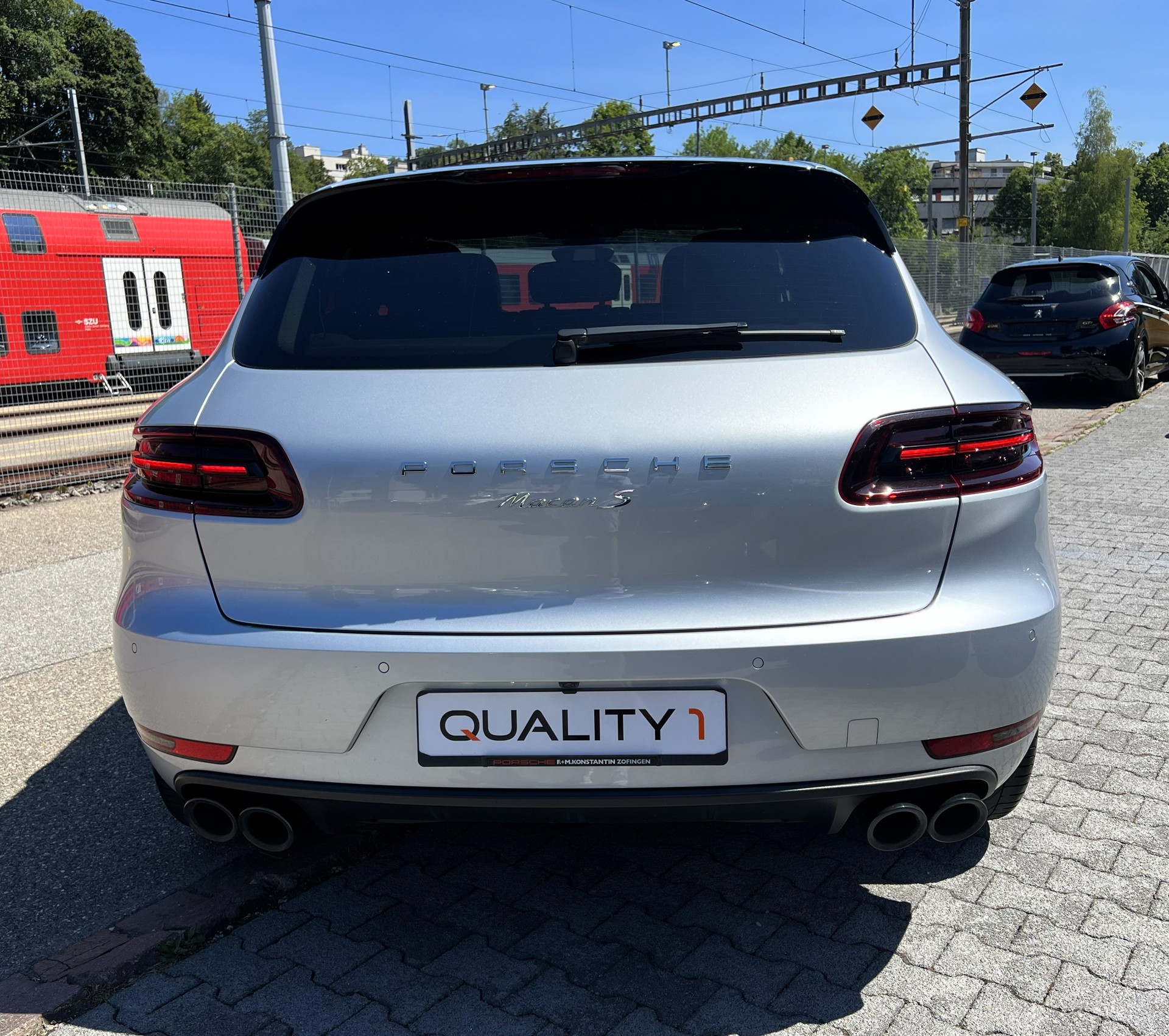 PORSCHE Macan S Diesel PDK-showroom-element-3