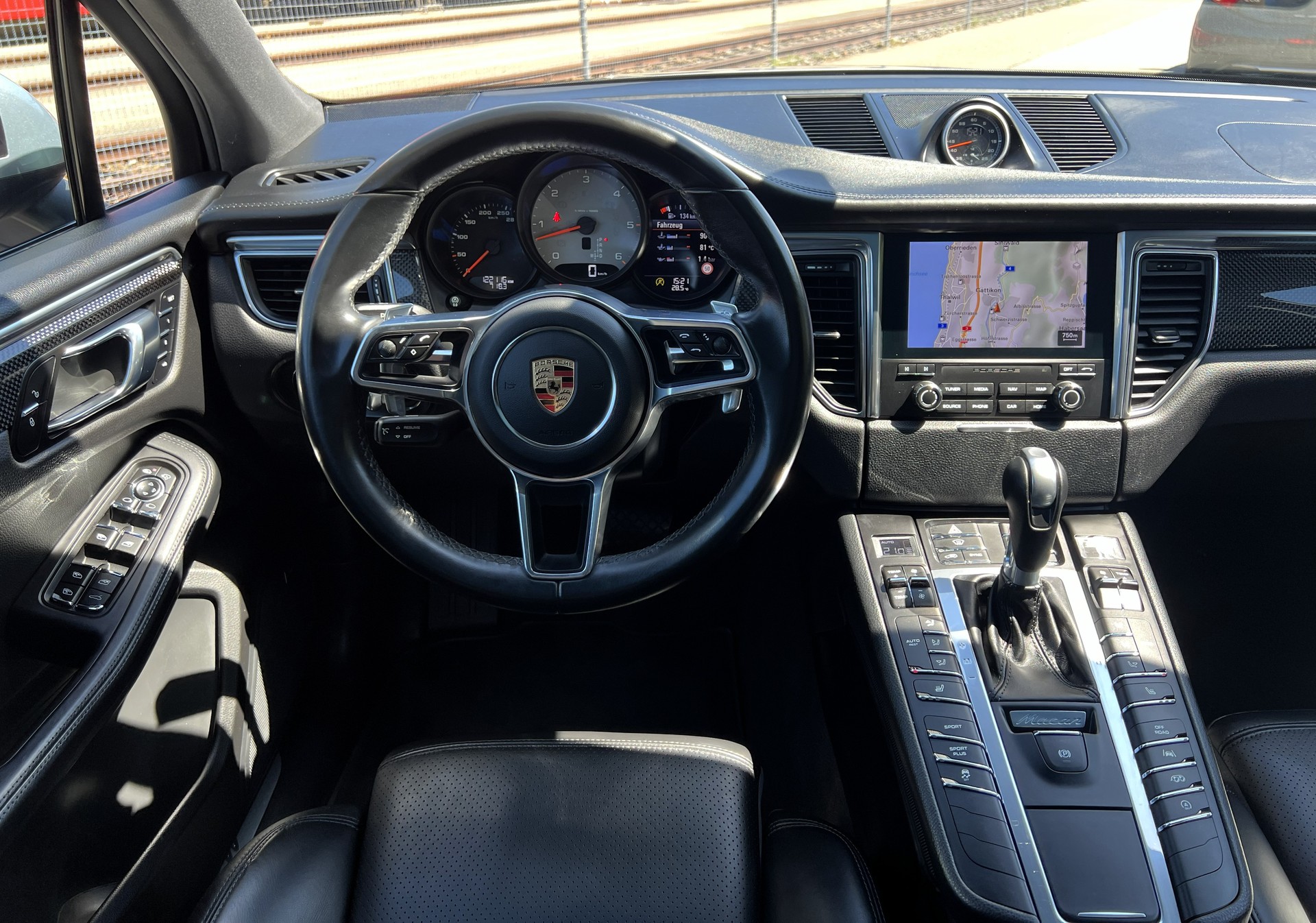 PORSCHE Macan S Diesel PDK-image-26