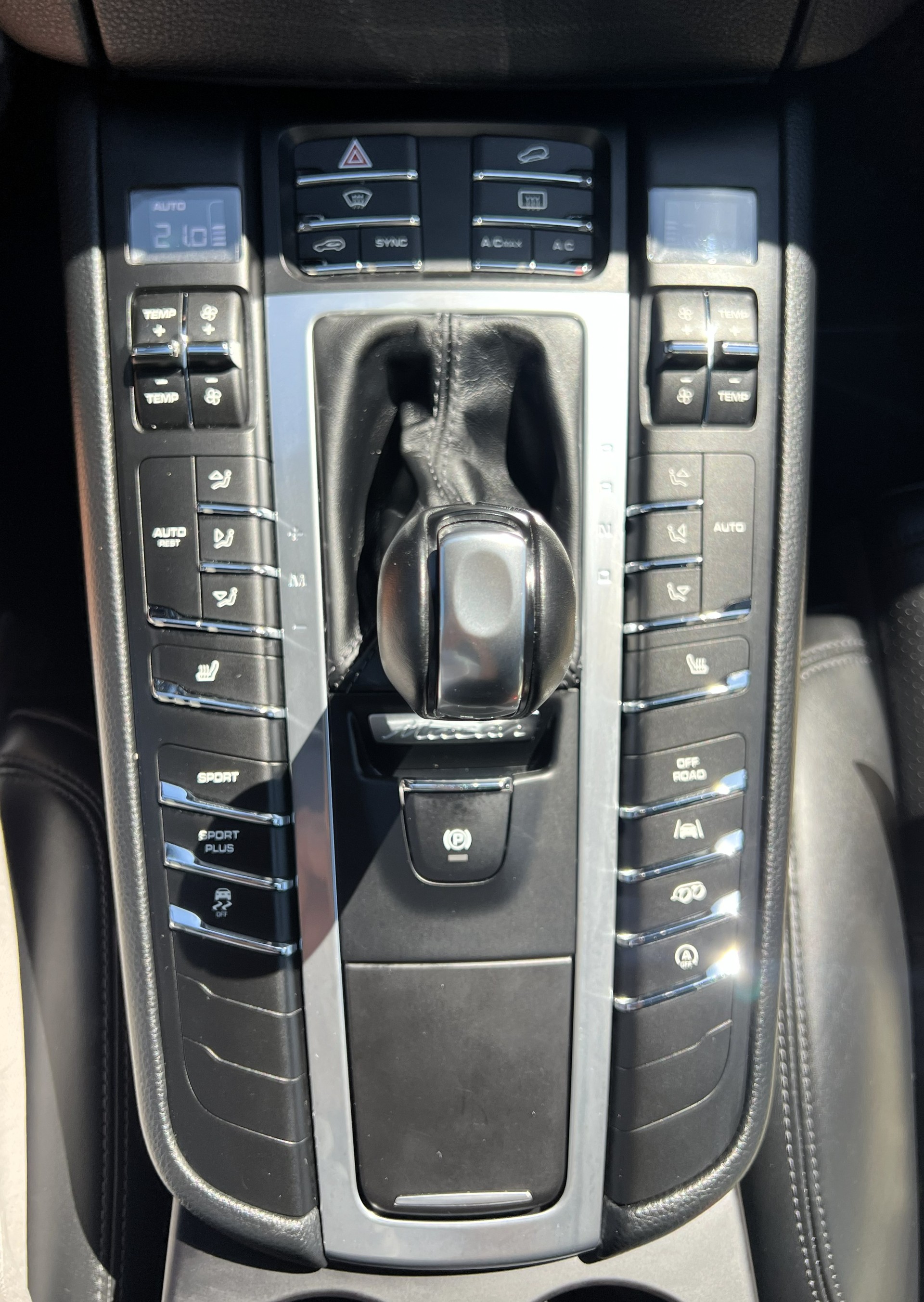 PORSCHE Macan S Diesel PDK-image-23