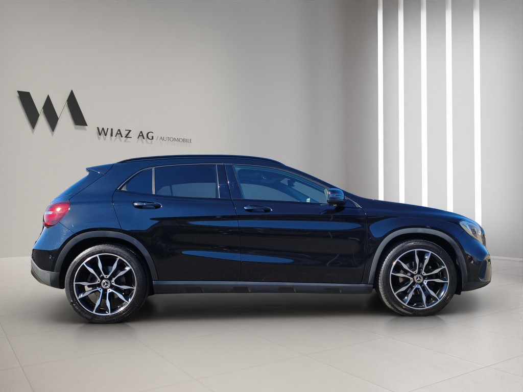 MERCEDES-BENZ GLA 200 Urban-image-10