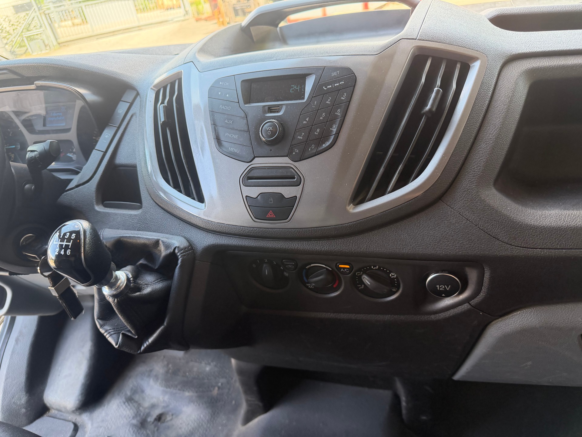 FORD Transit Van 310 L2 Trend 2.0 TDCi 130 FWD-image-8