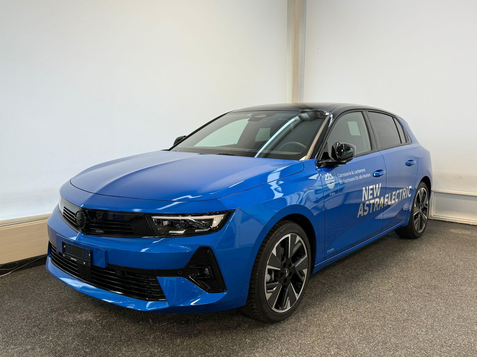 OPEL Astra-e Swiss Plus