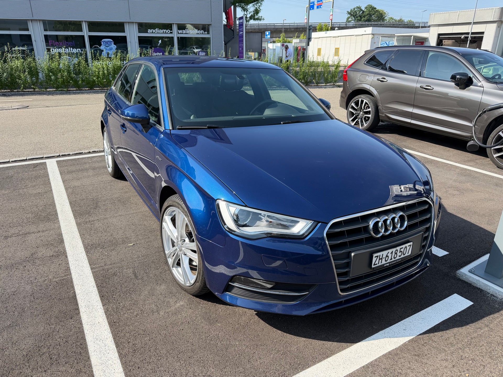 AUDI 1.4 T FSI g-tron Attraction-image-0
