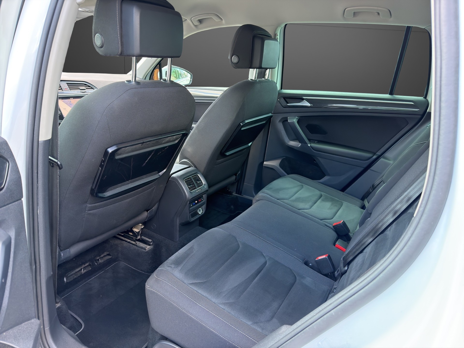 VW Tiguan 2.0TSI Highline 4Motion DSG-image-12