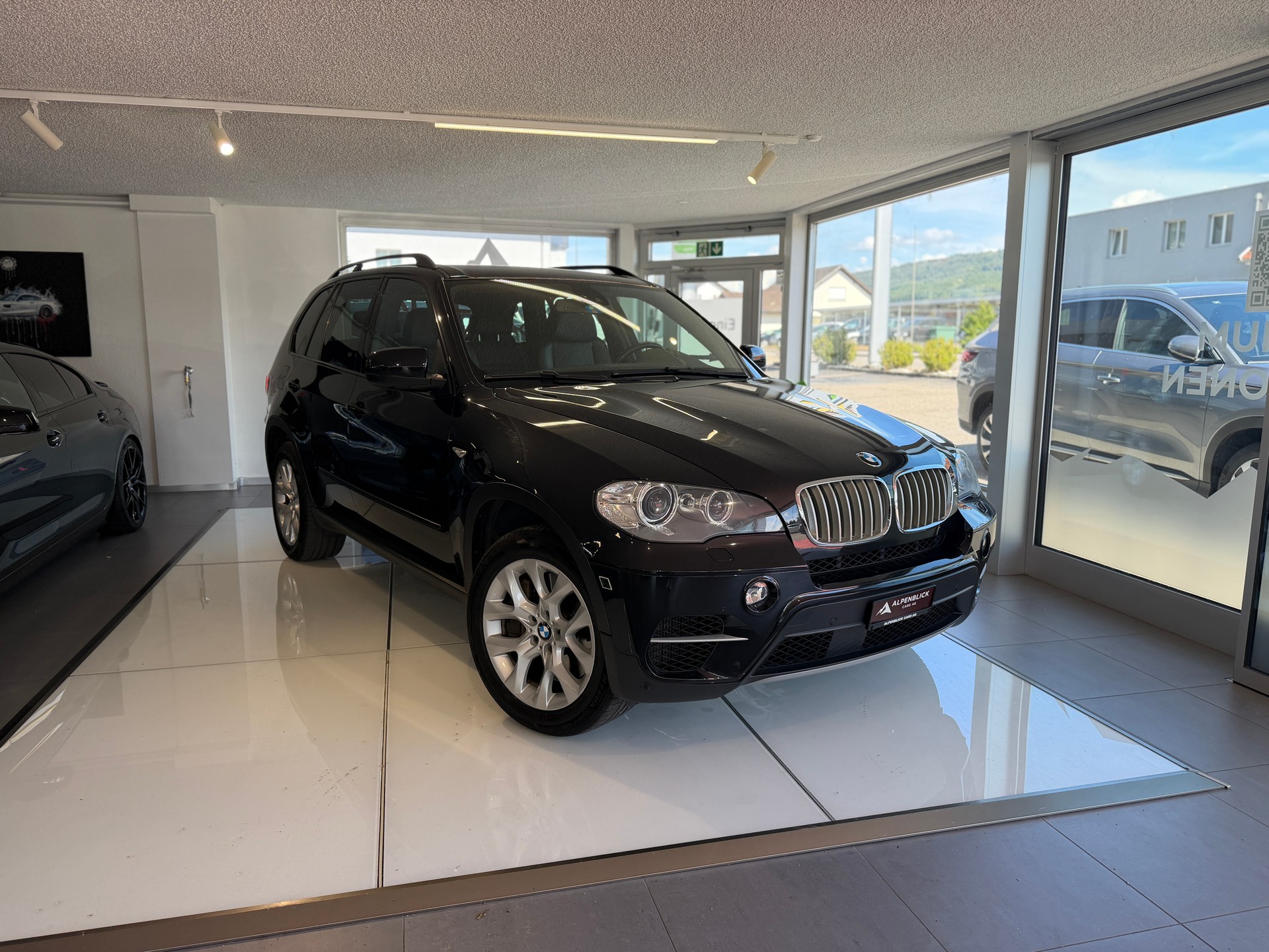 BMW X5 xDrive 50i Steptronic-image-1