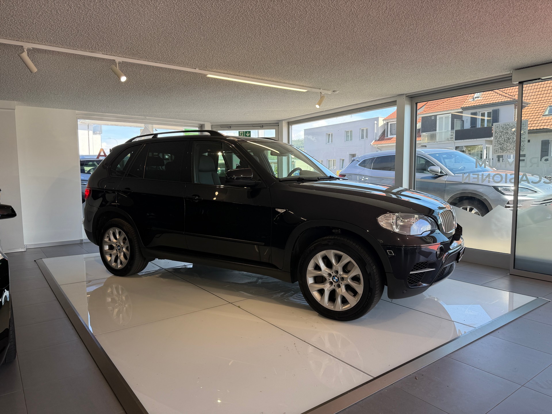 BMW X5 xDrive 50i Steptronic-image-2