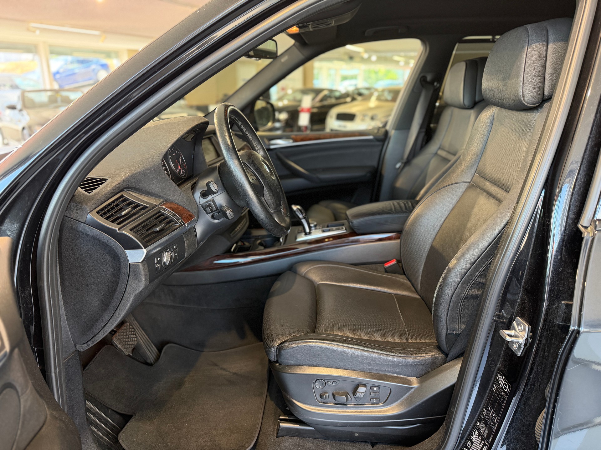 BMW X5 xDrive 50i Steptronic-image-10