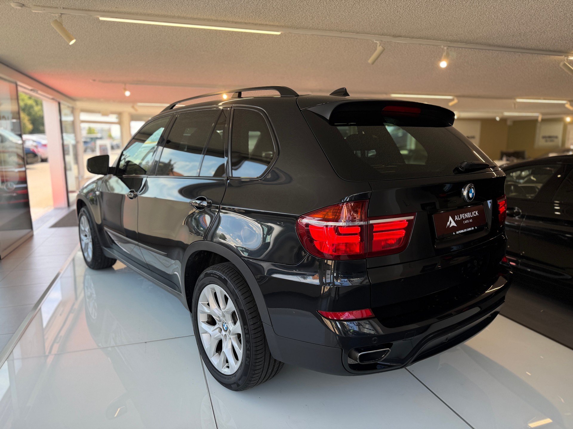 BMW X5 xDrive 50i Steptronic-image-6