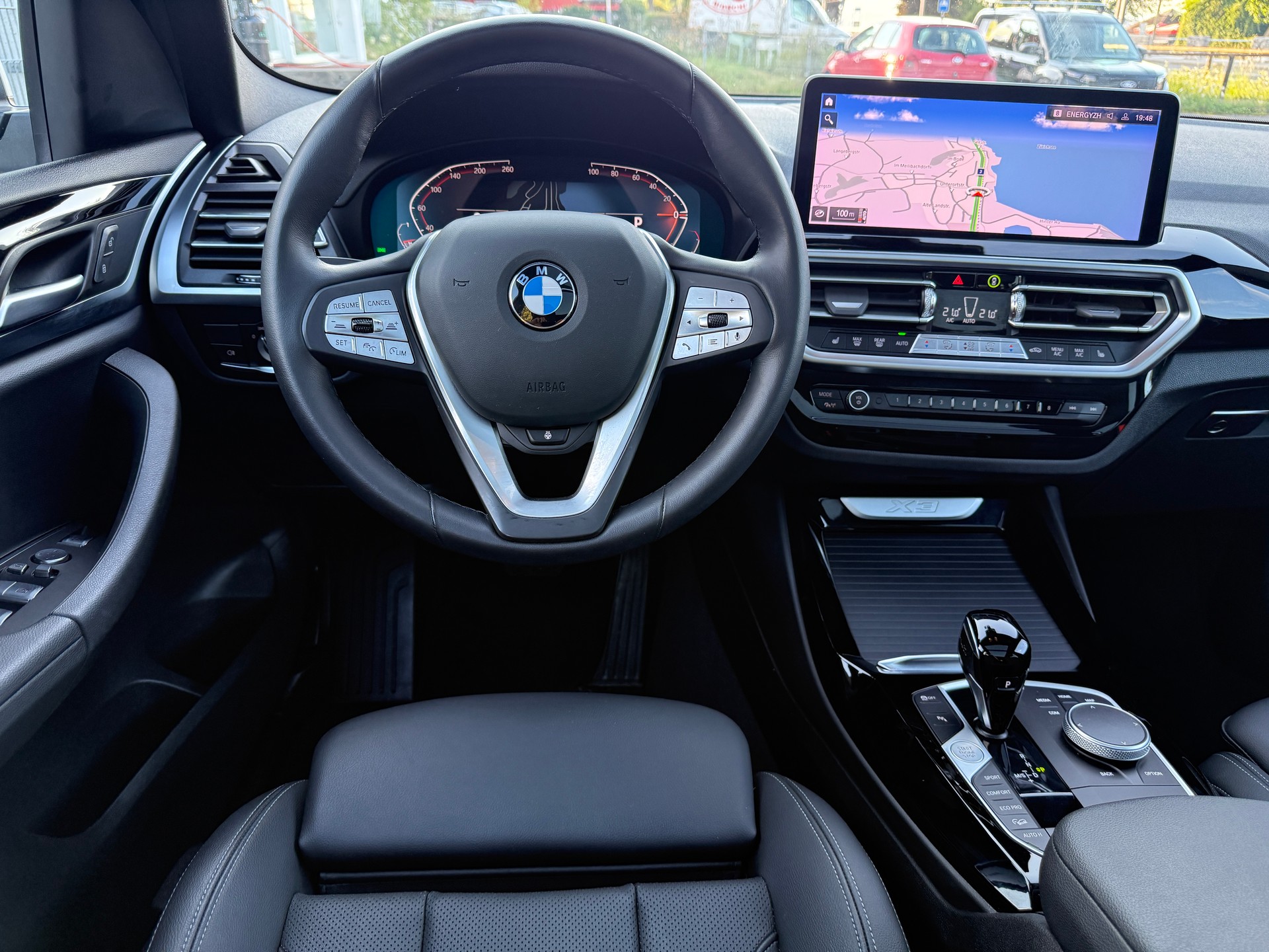 BMW X3 xDrive 48V 30d Mineralweiss Metallic&Panoramadach-image-11