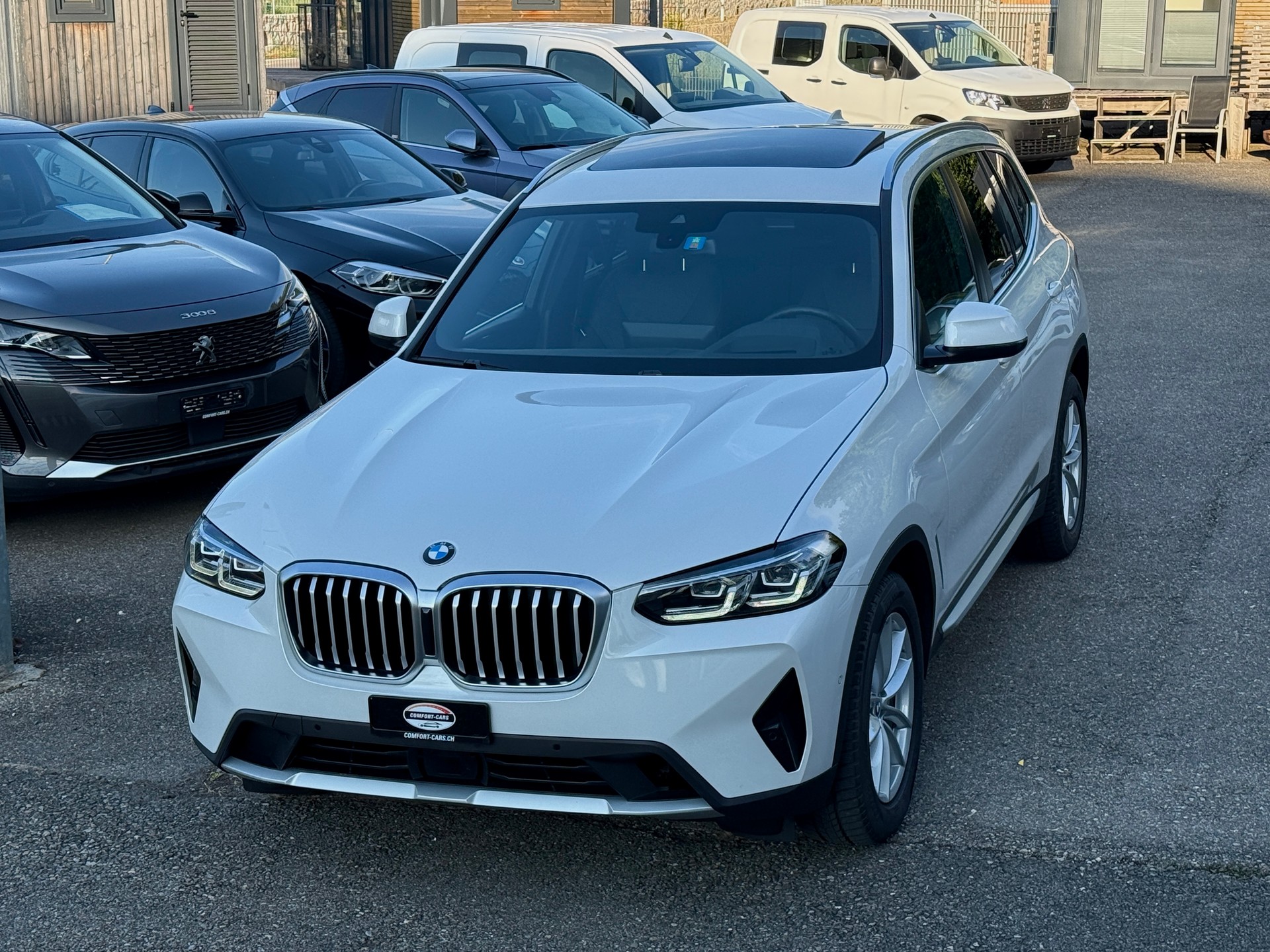 BMW X3 xDrive 48V 30d Mineralweiss Metallic&Panoramadach-image-0