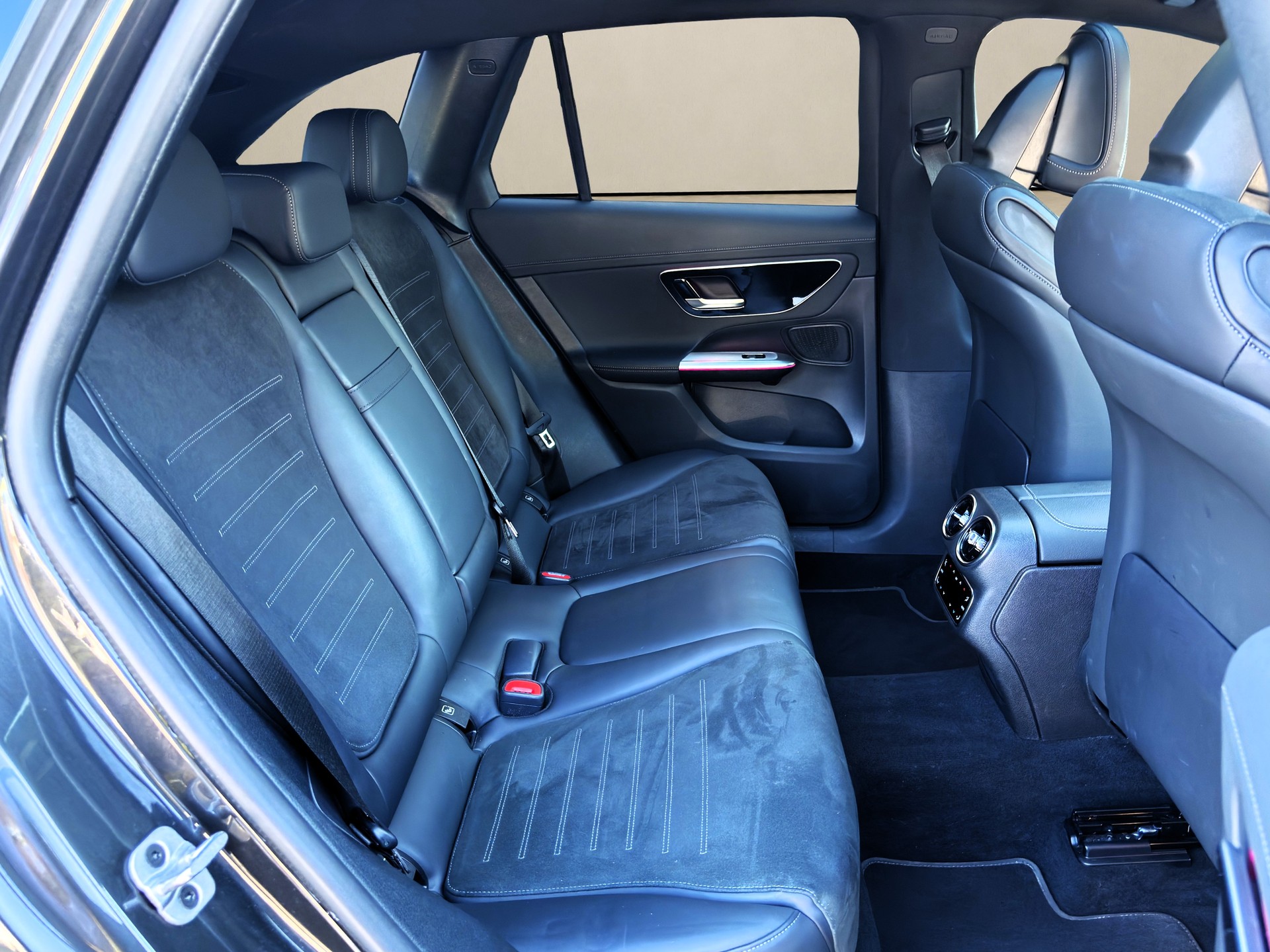MERCEDES-BENZ GLC 300 e 4Matic 9G-Tronic ✅CH-Fahrzeug & 8-fach bereift auf ALU✅-image-13