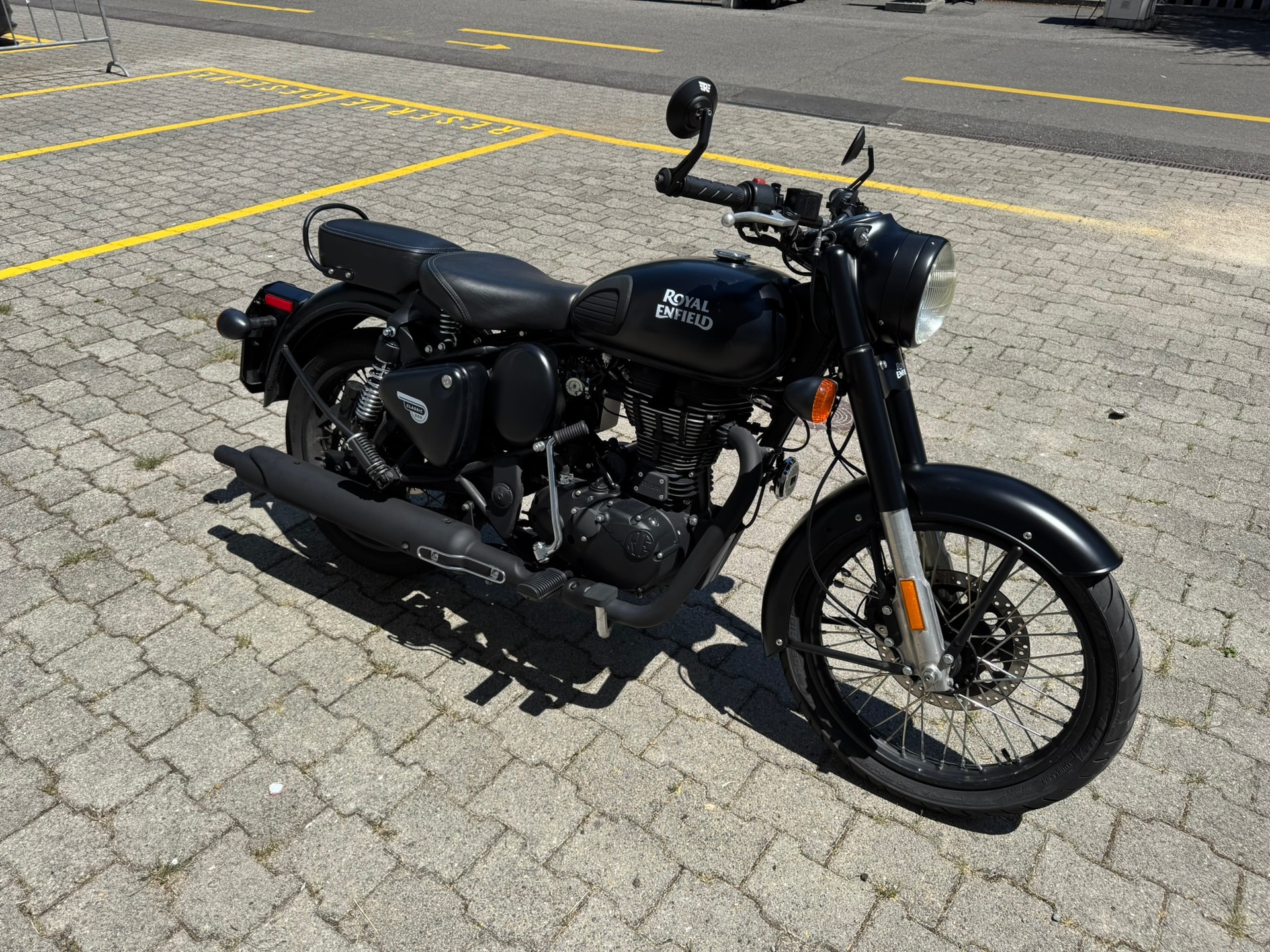 ROYAL ENFIELD Classic 500 - Stealth Black – expertisée – service effectué