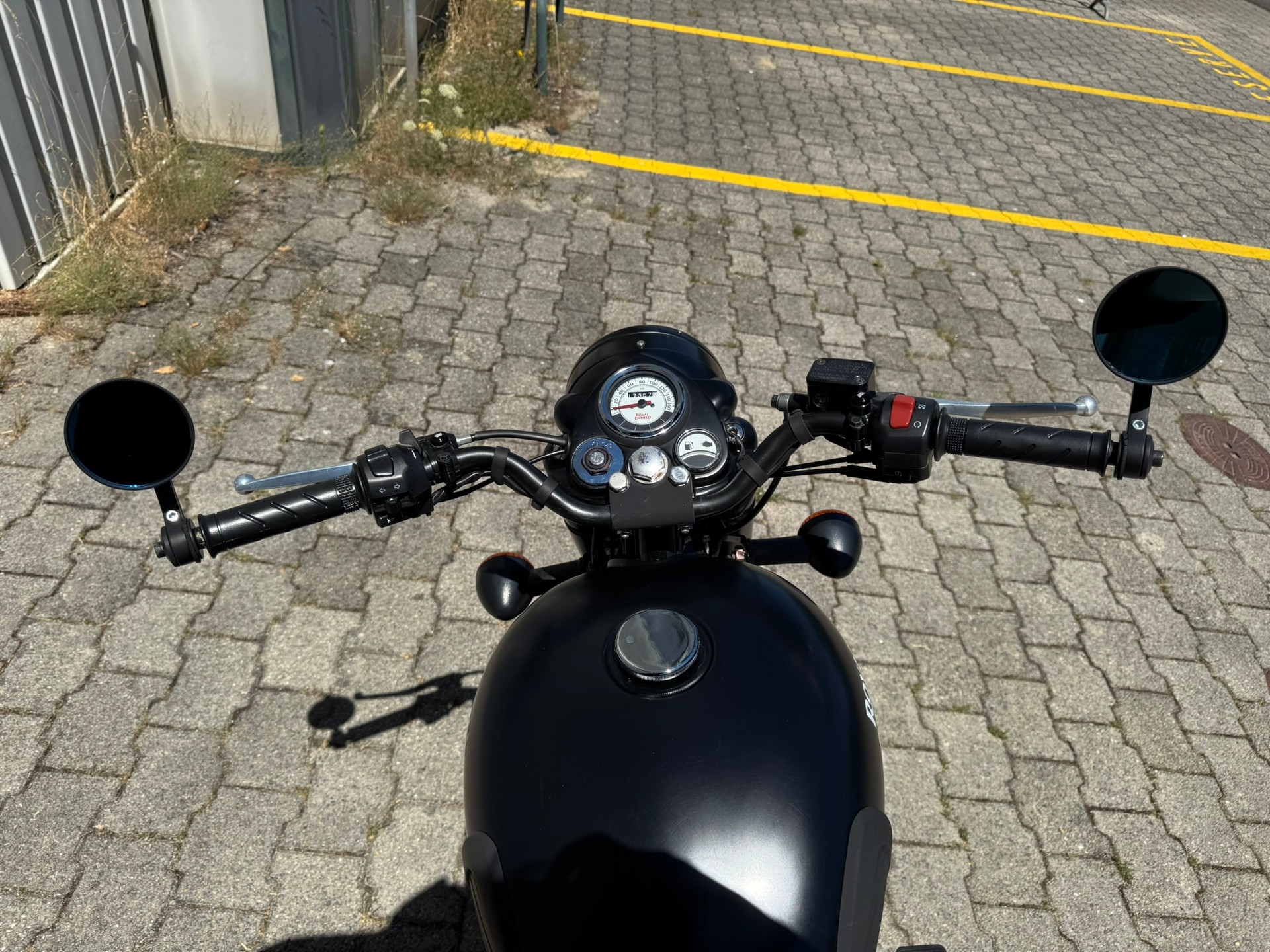 ROYAL ENFIELD Classic 500 - Stealth Black – expertisée – service effectué-image-3