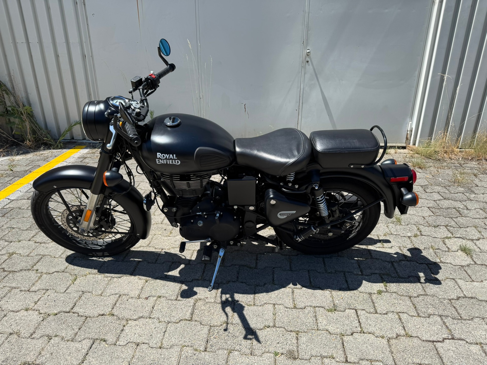 ROYAL ENFIELD Classic 500 - Stealth Black – expertisée – service effectué-image-1
