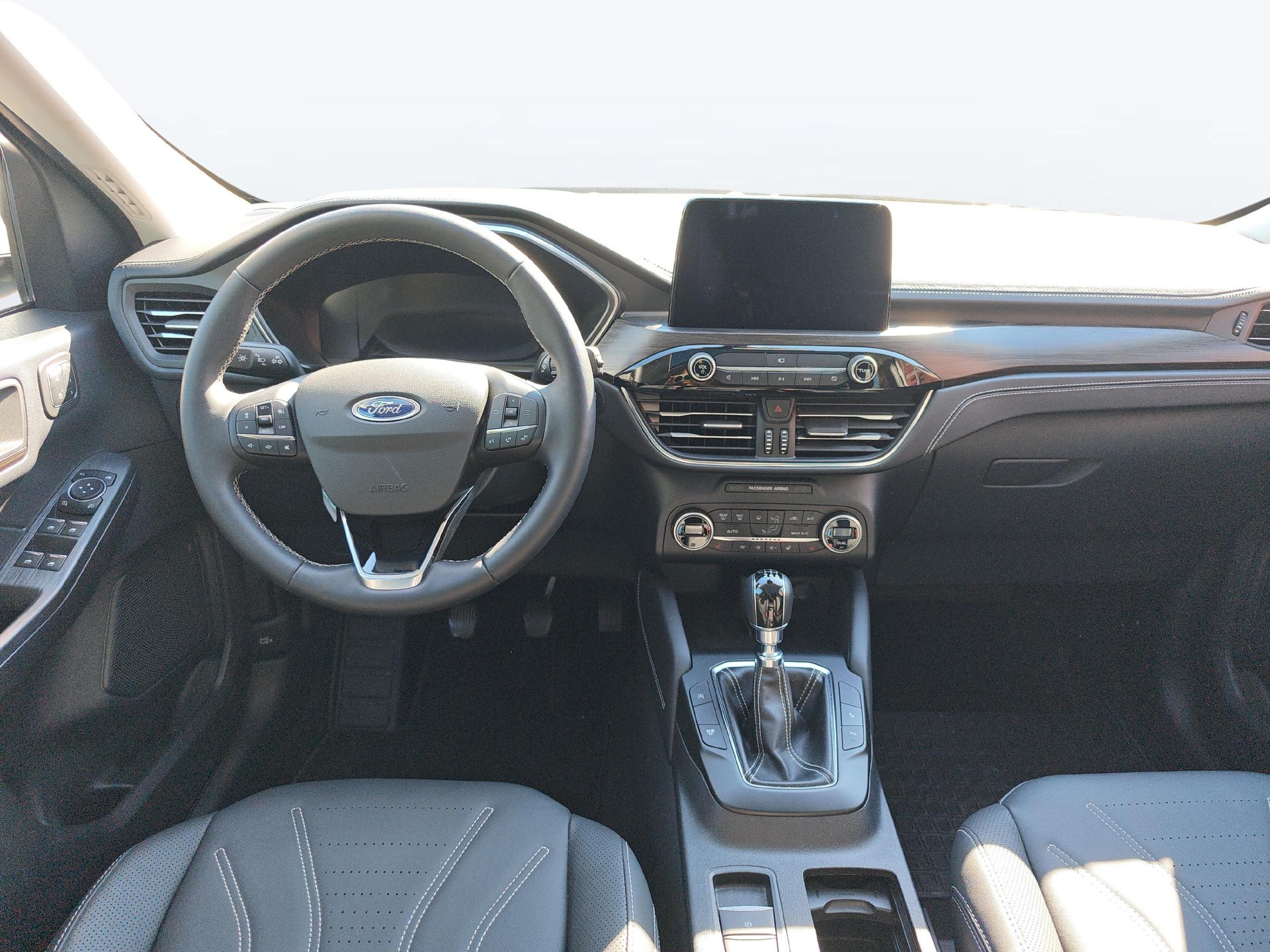 FORD Kuga 2.0 TDCi 150 Vignale 2WD-image-8