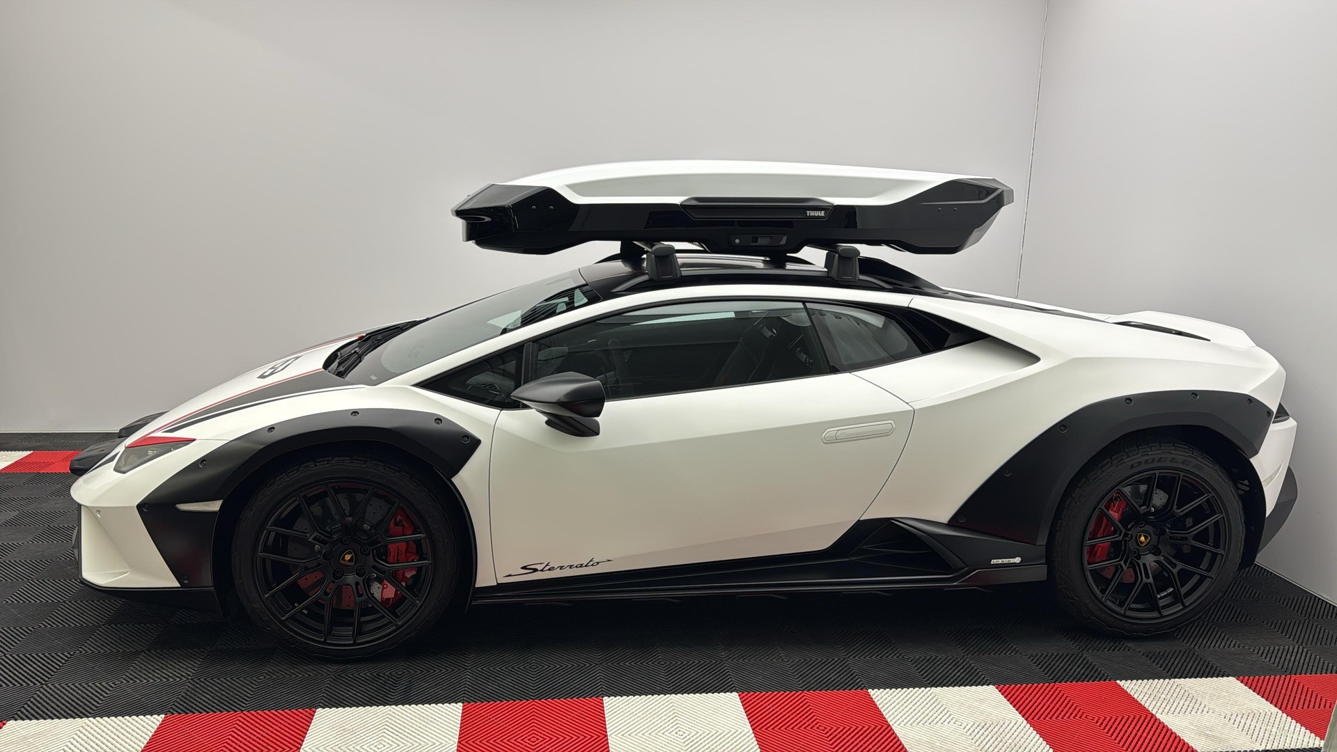 LAMBORGHINI Huracan Sterrato AWD, Werksgarantie bis Aug. 2027 / limitierte Serie / CH Typenschein-image-20