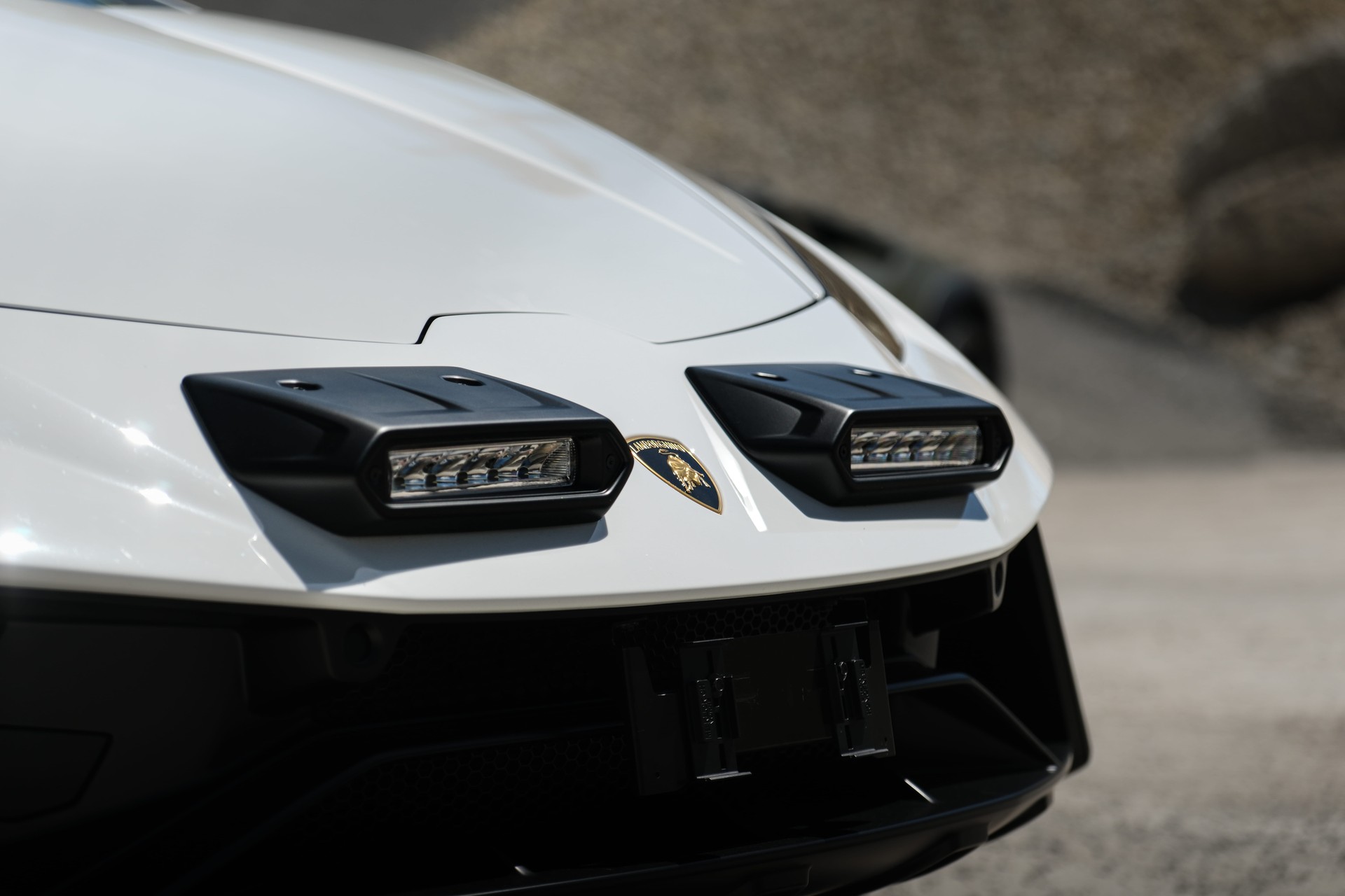 LAMBORGHINI Huracan Sterrato LP610-4 "Bianco Monocerus", 1 / 1499" Original Lamborghini Garantie bis Aug. 2027-image-2