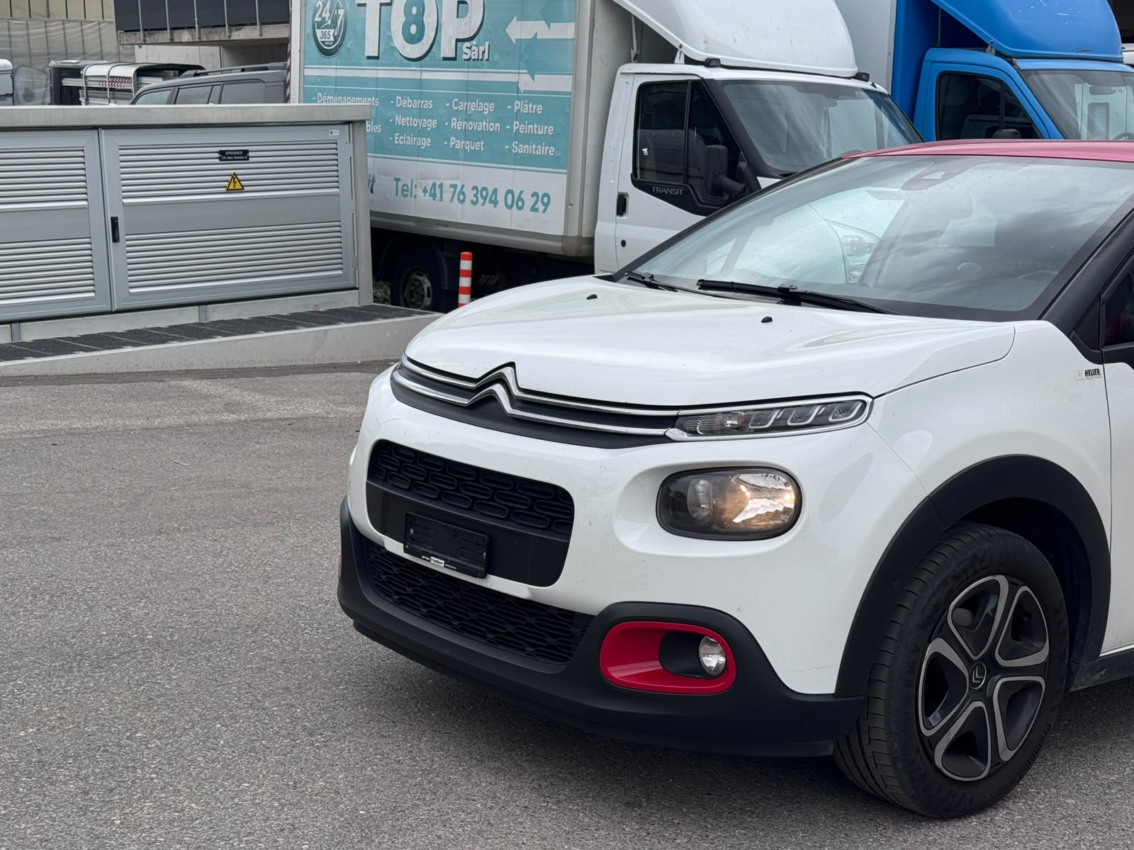 CITROEN C3 1.2i PureTech Shine EAT6-image-2