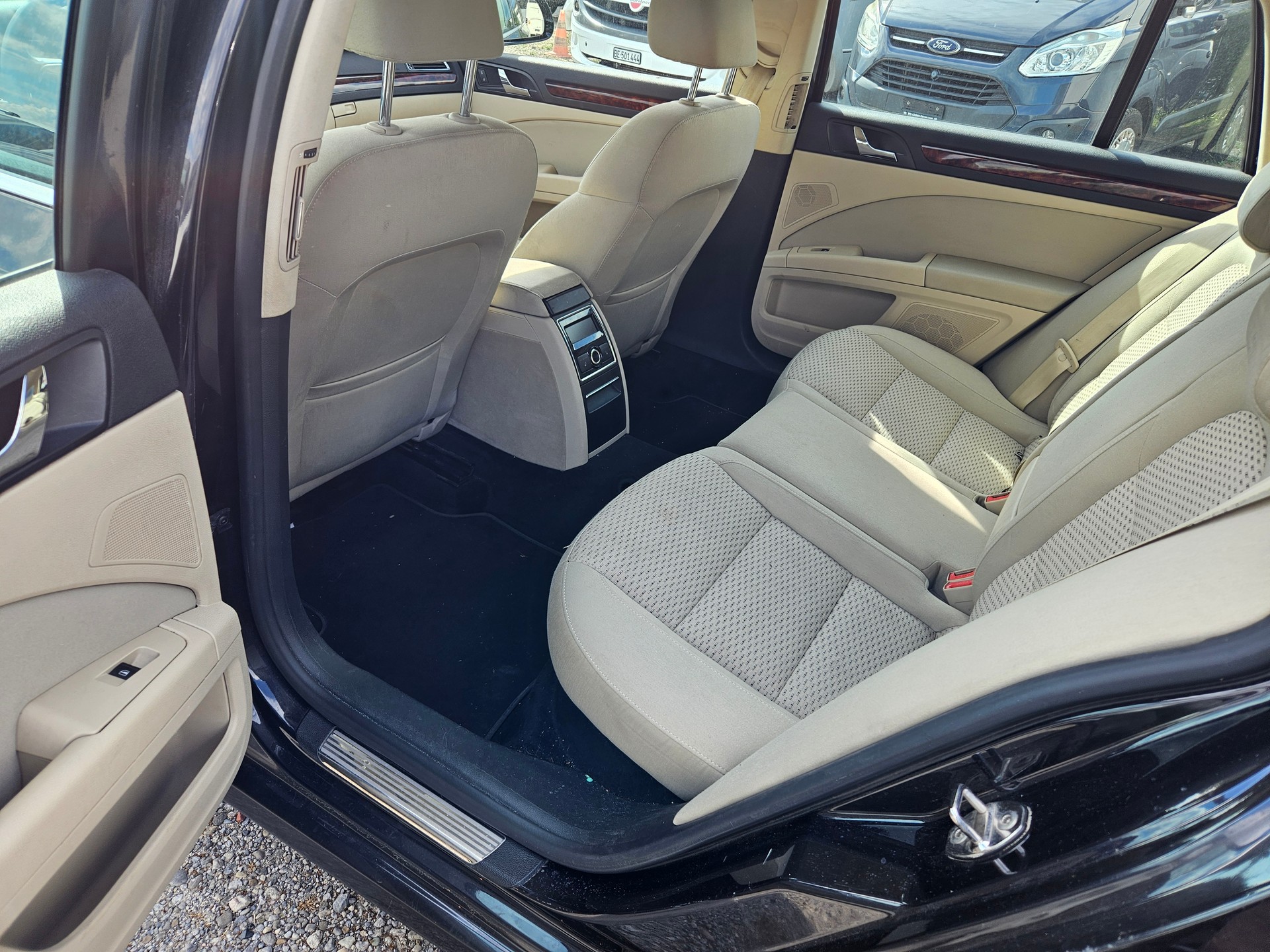 SKODA Superb 2.0 TDi Elegance 4x4-image-6
