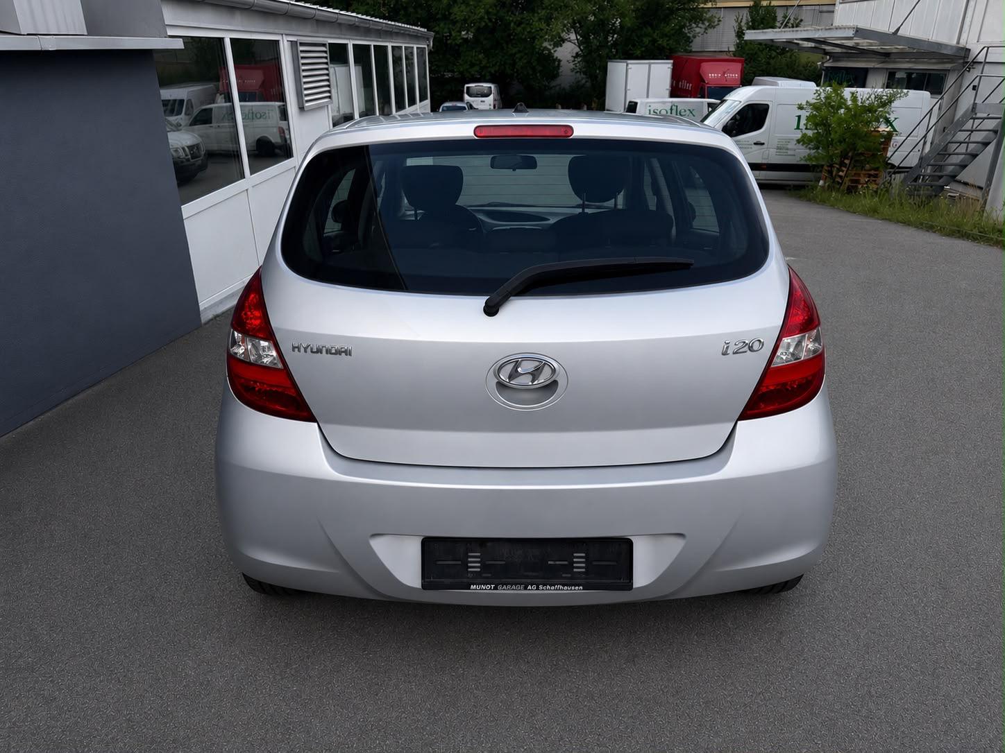 HYUNDAI i20 1.4 Style Automatic-image-6