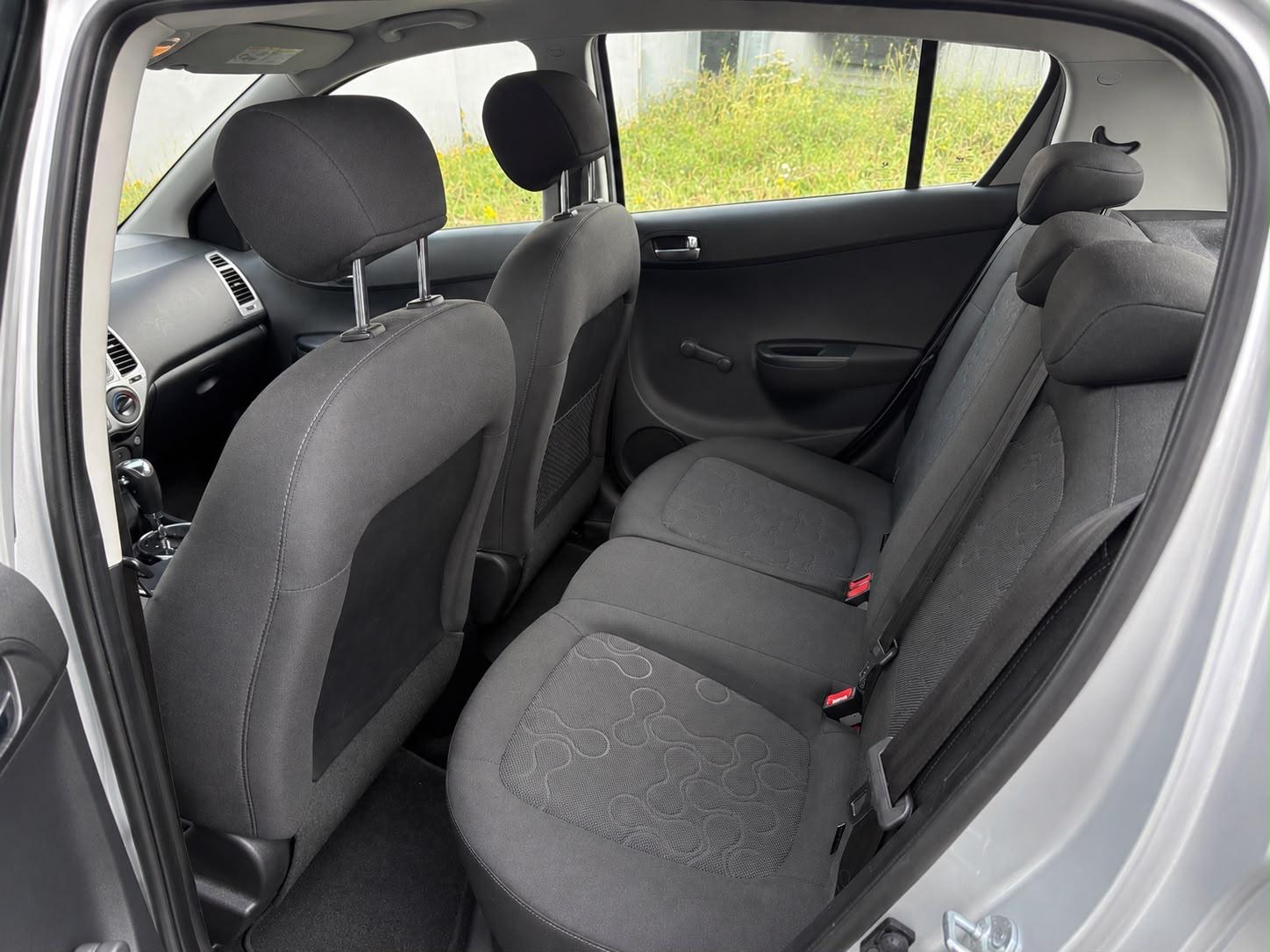 HYUNDAI i20 1.4 Style Automatic-image-13