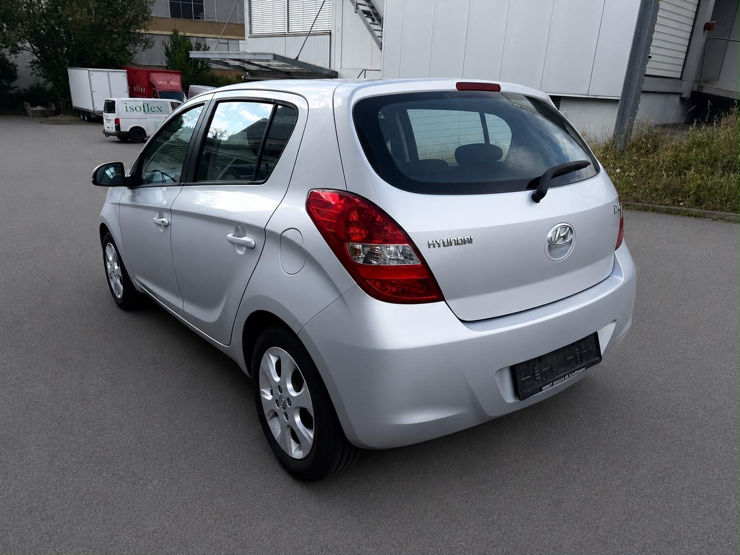 HYUNDAI i20 1.4 Style Automatic-image-3