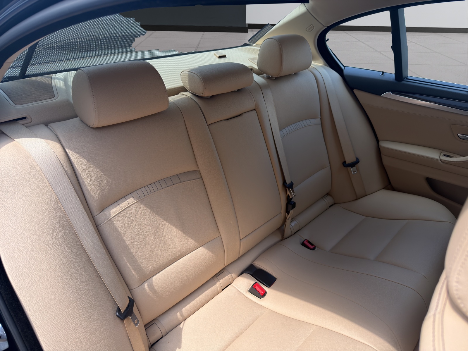 BMW 550i xDrive SAG-image-14