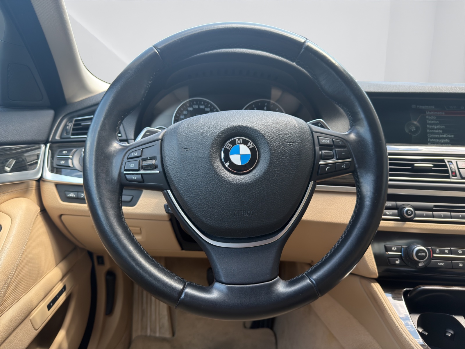 BMW 550i xDrive SAG-image-16