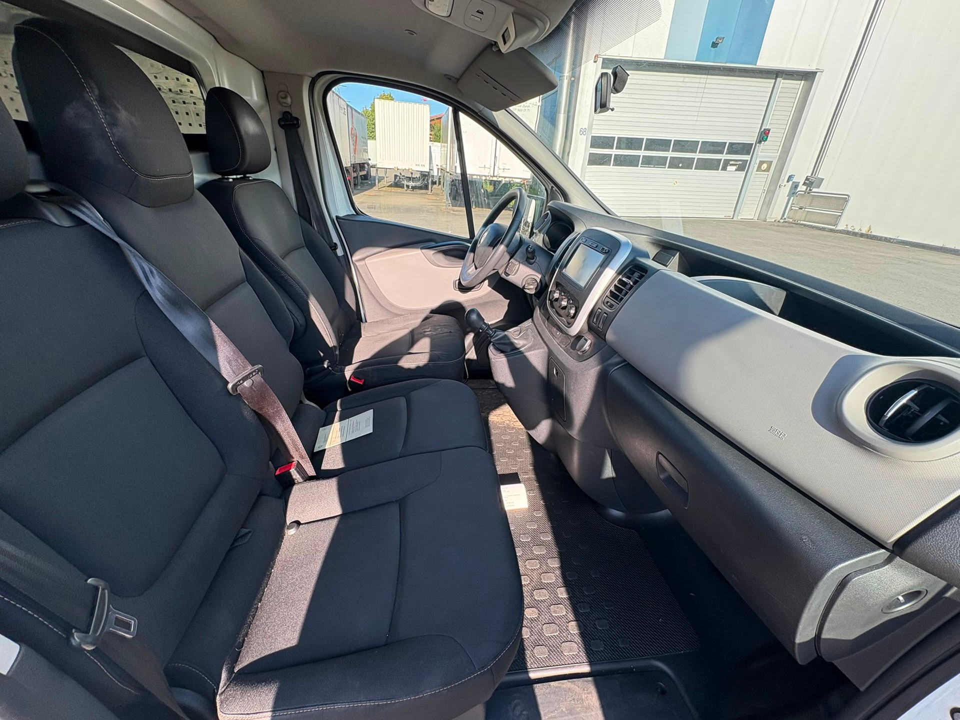 RENAULT Trafic 1.6 dCi 120 2.9t Acces L1H1-image-6