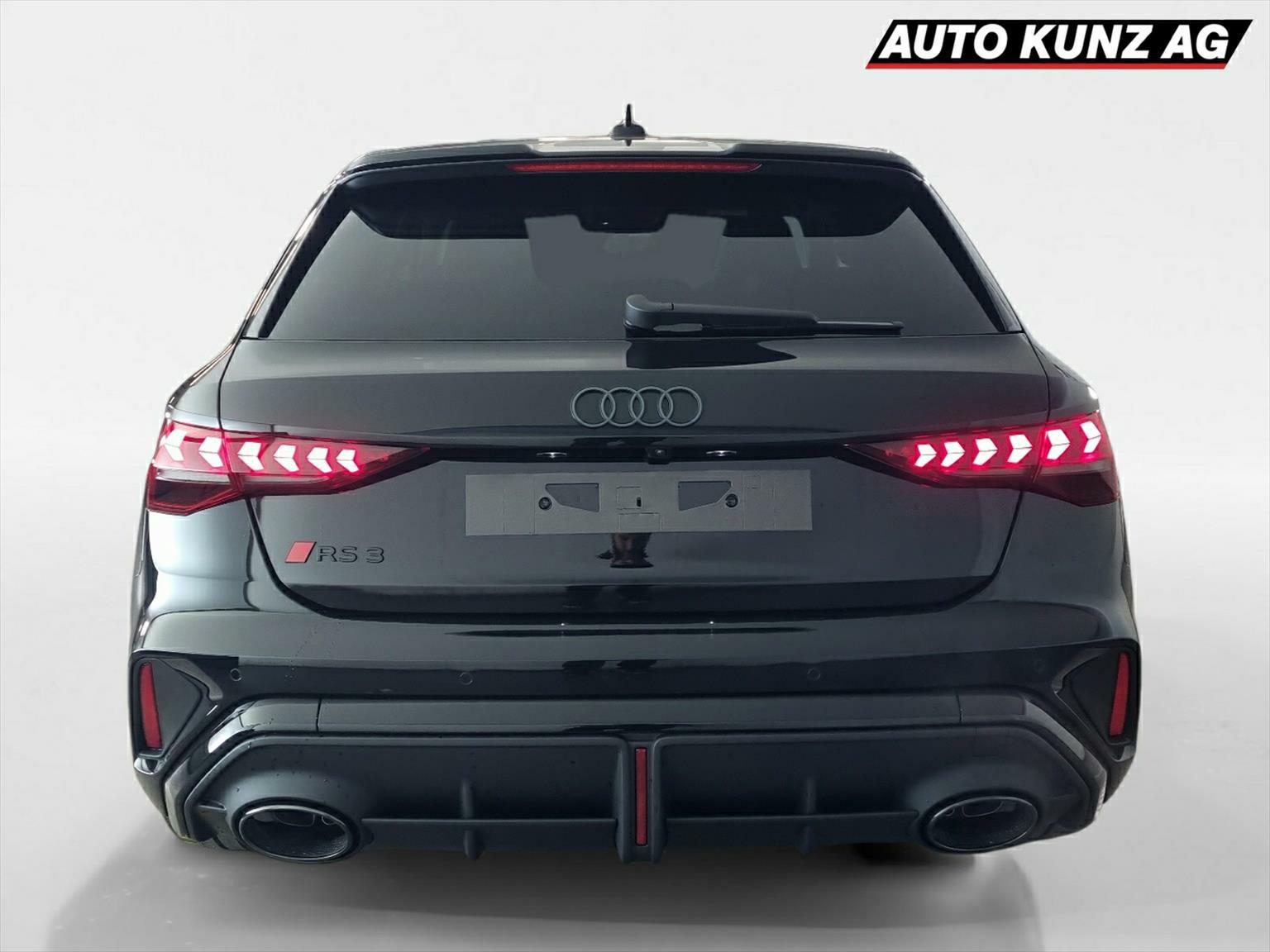AUDI RS3 Sportback 2.5 TSI quattro S-tronic-image-2