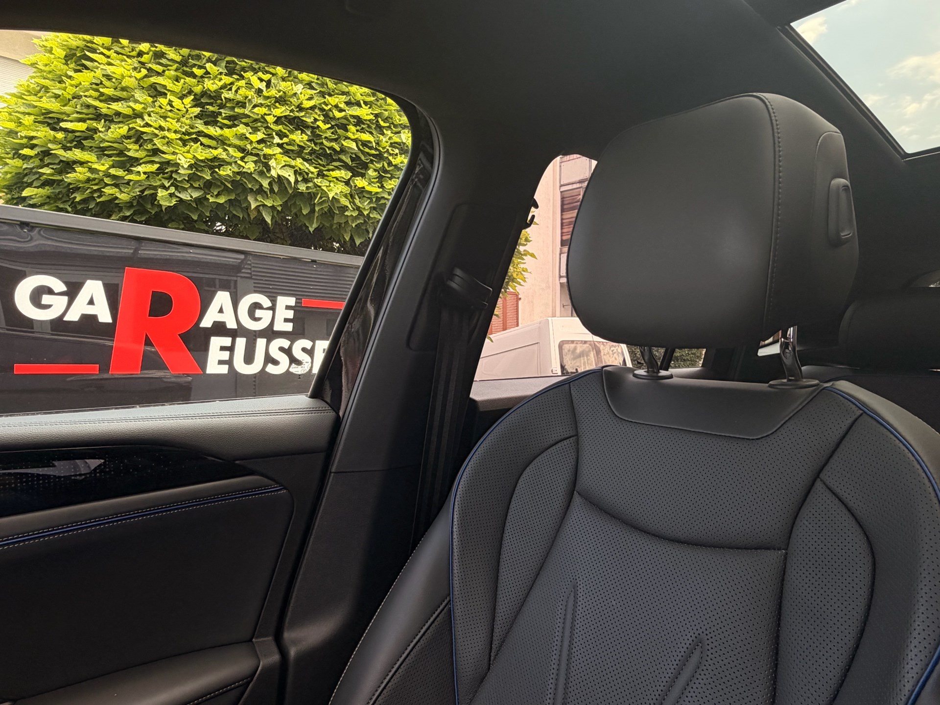 VW Tiguan 2.0 TSI DSG 4MOTION R-LINE *** PANORAMAGLASDACH & 360 GRAD KAMERA ***-image-27