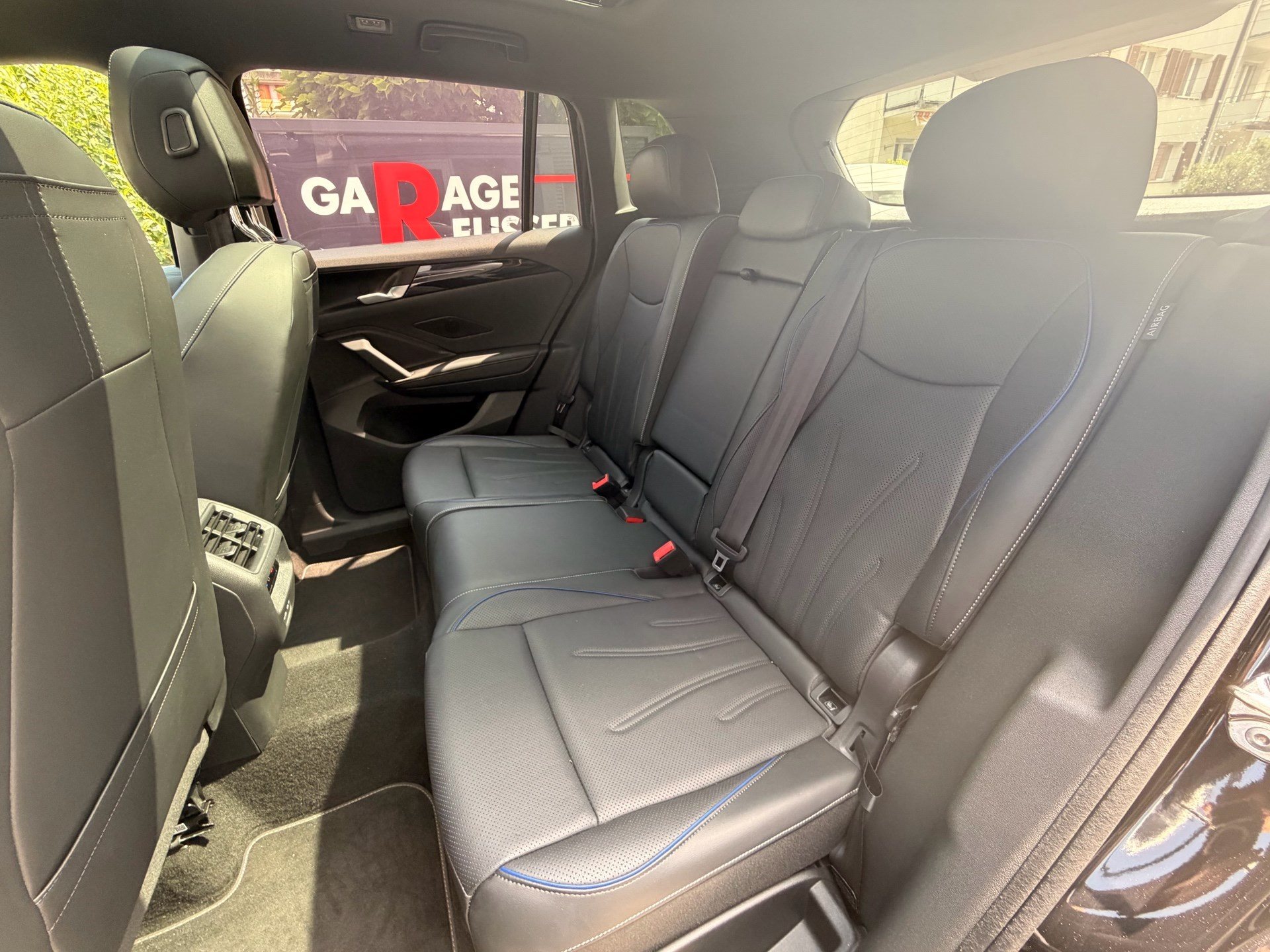 VW Tiguan 2.0 TSI DSG 4MOTION R-LINE *** PANORAMAGLASDACH & 360 GRAD KAMERA ***-image-28