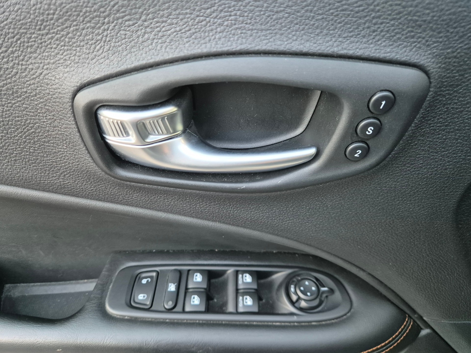 JEEP Compass 1.4 Turbo Limited AWD 9ATX-image-7
