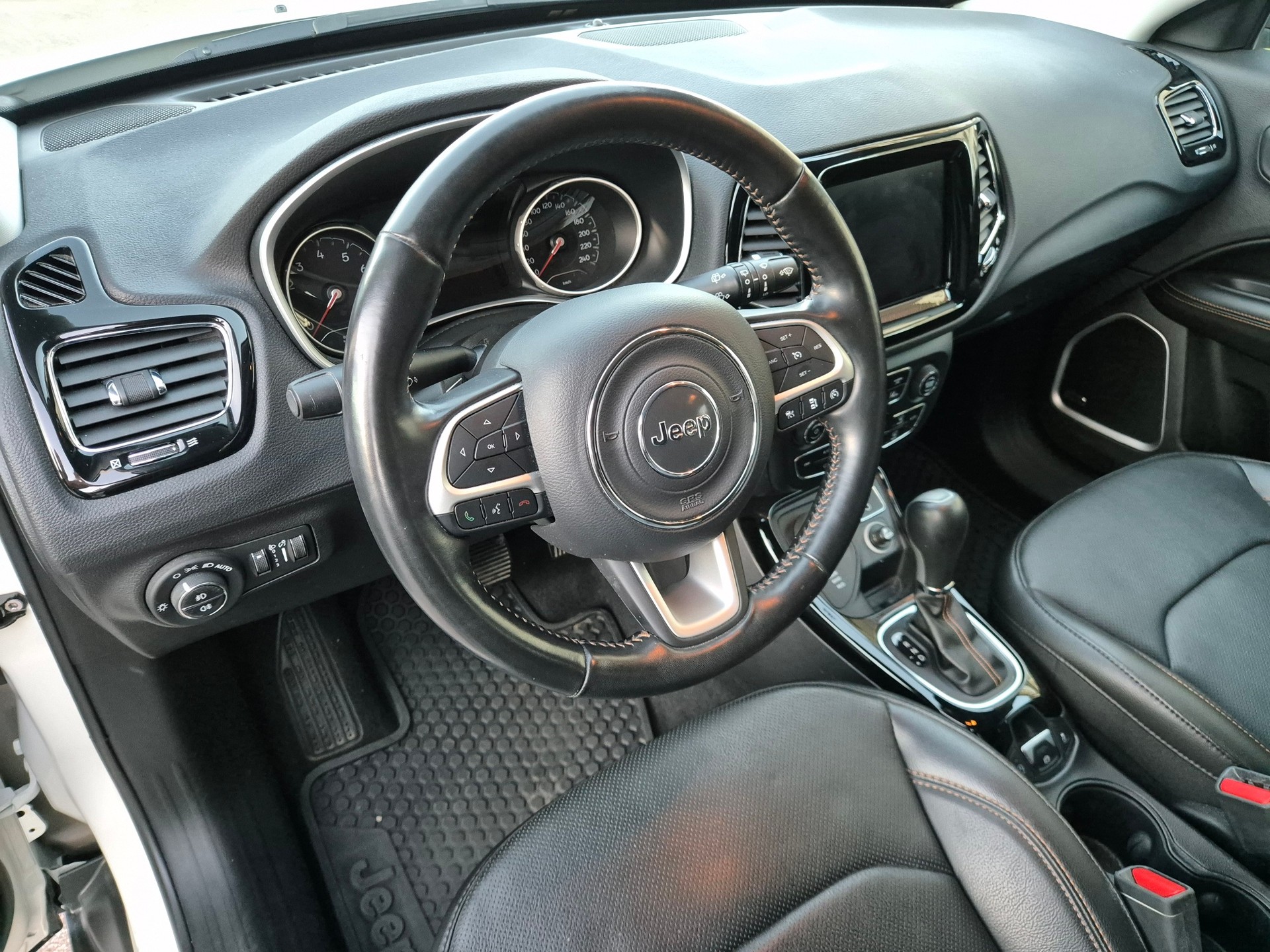 JEEP Compass 1.4 Turbo Limited AWD 9ATX-image-17