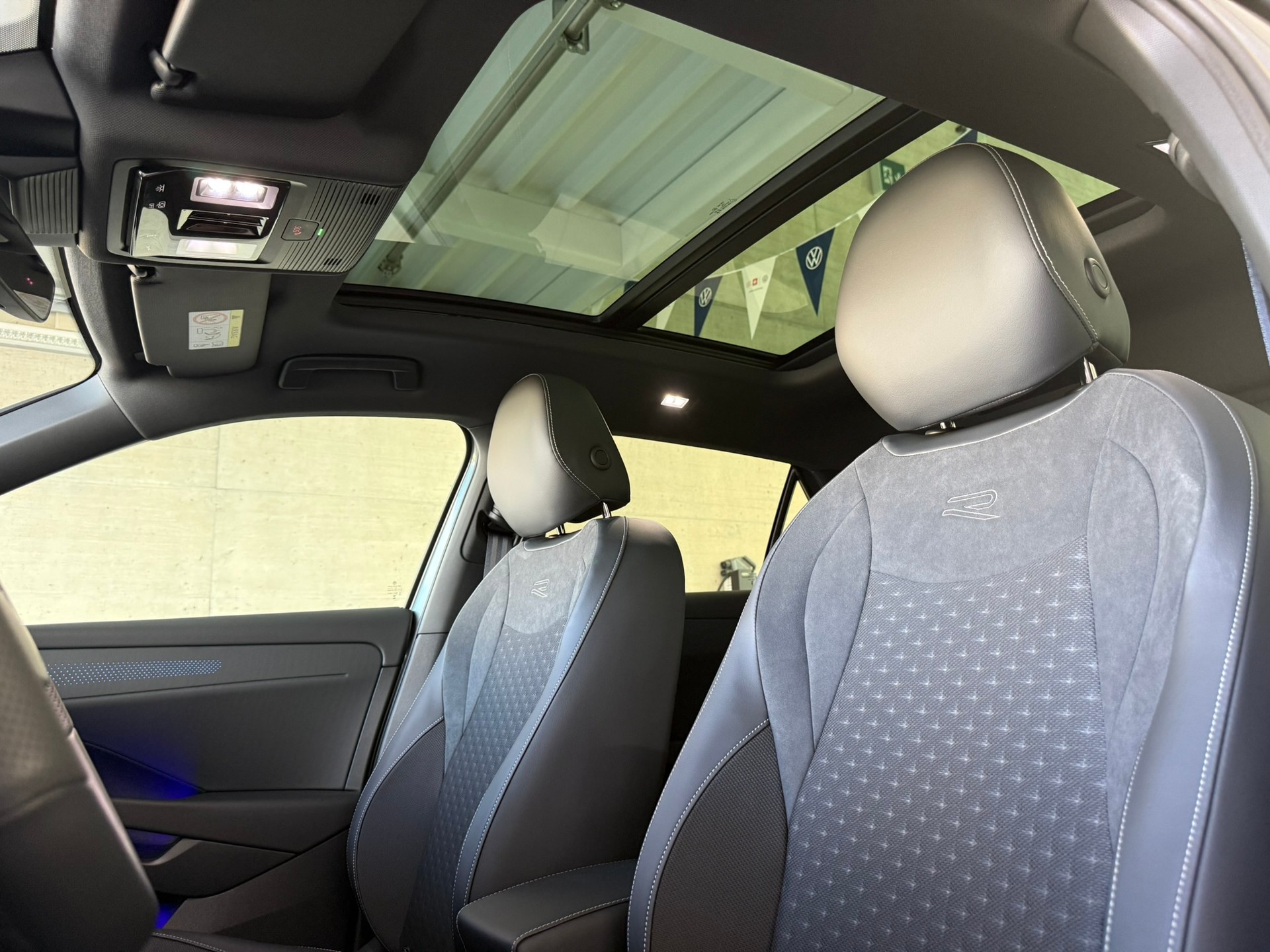 VW T-Roc 1.5 eTSI mHEV R-Line DSG-image-11