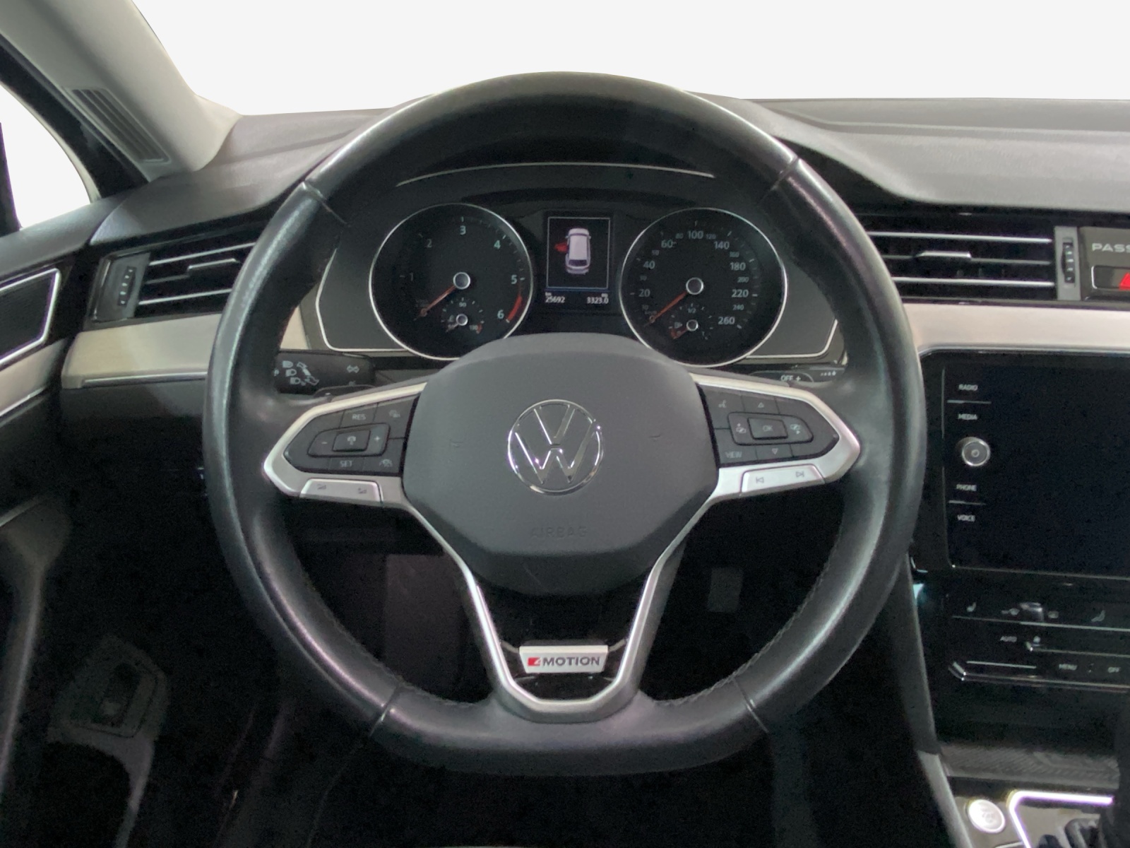 VW Passat 2.0 TDI BMT Elegance 4Motion DSG-image-9
