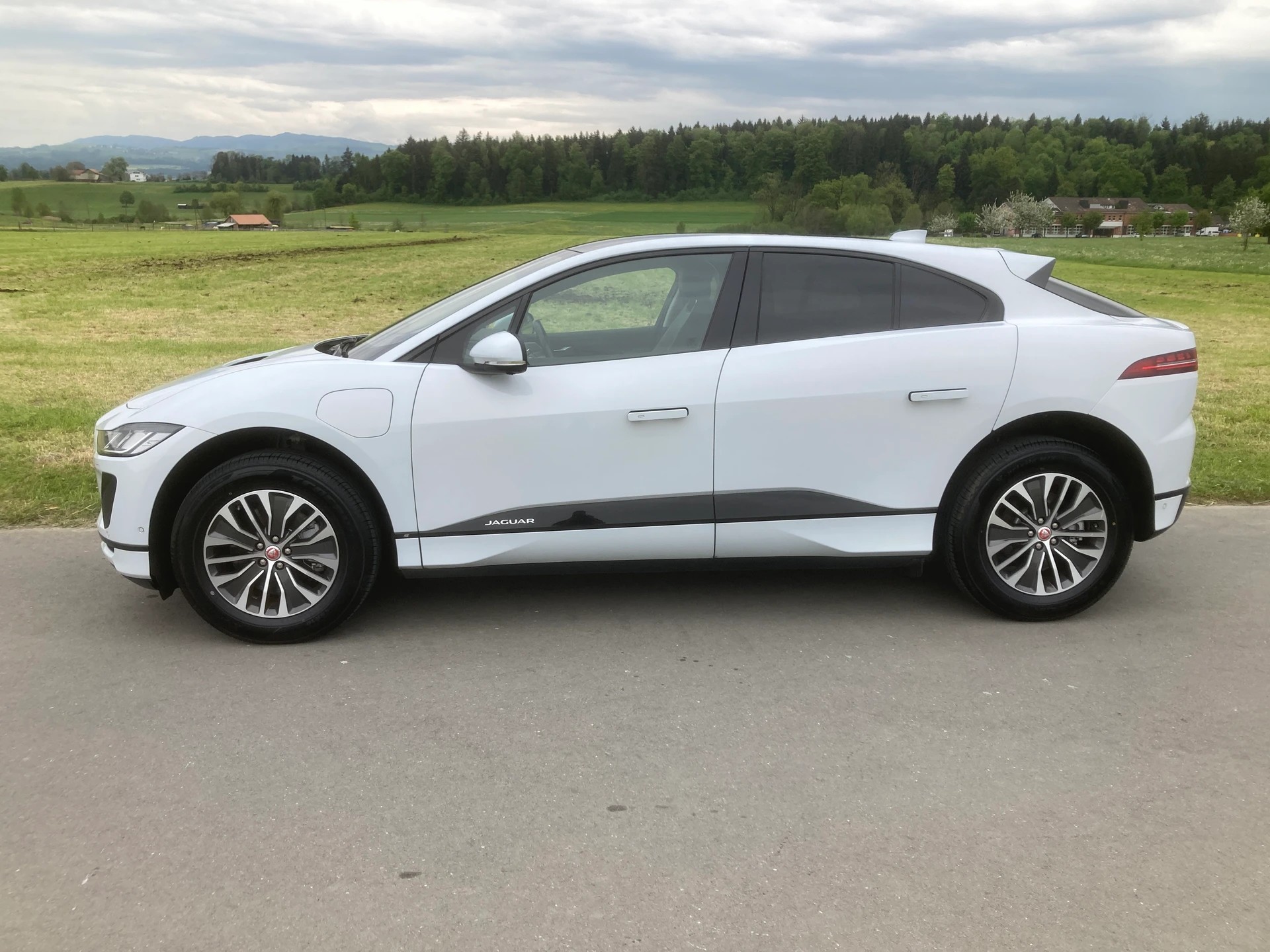 JAGUAR I-Pace EV400 S AWD-image-4