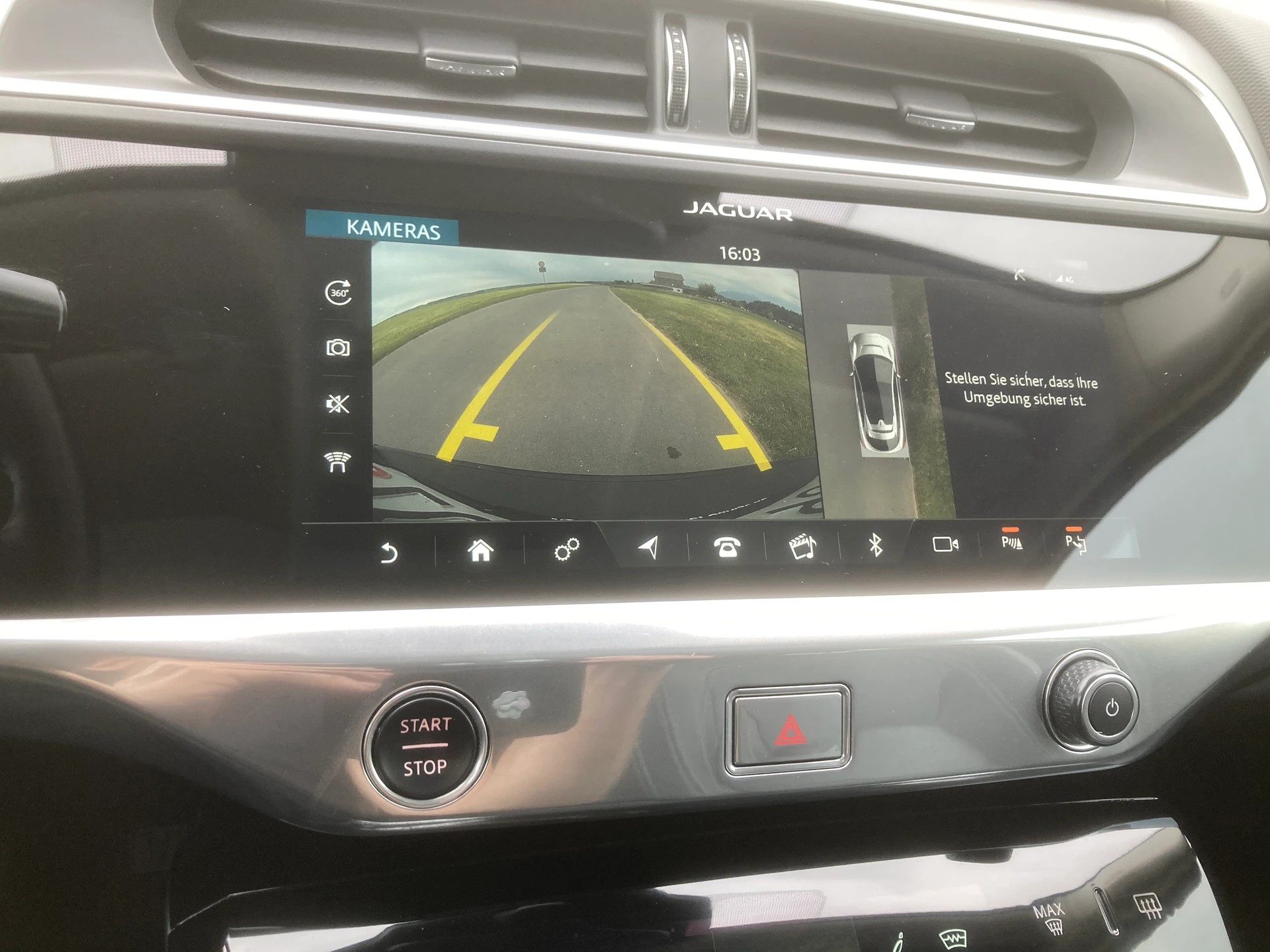 JAGUAR I-Pace EV400 S AWD-image-12