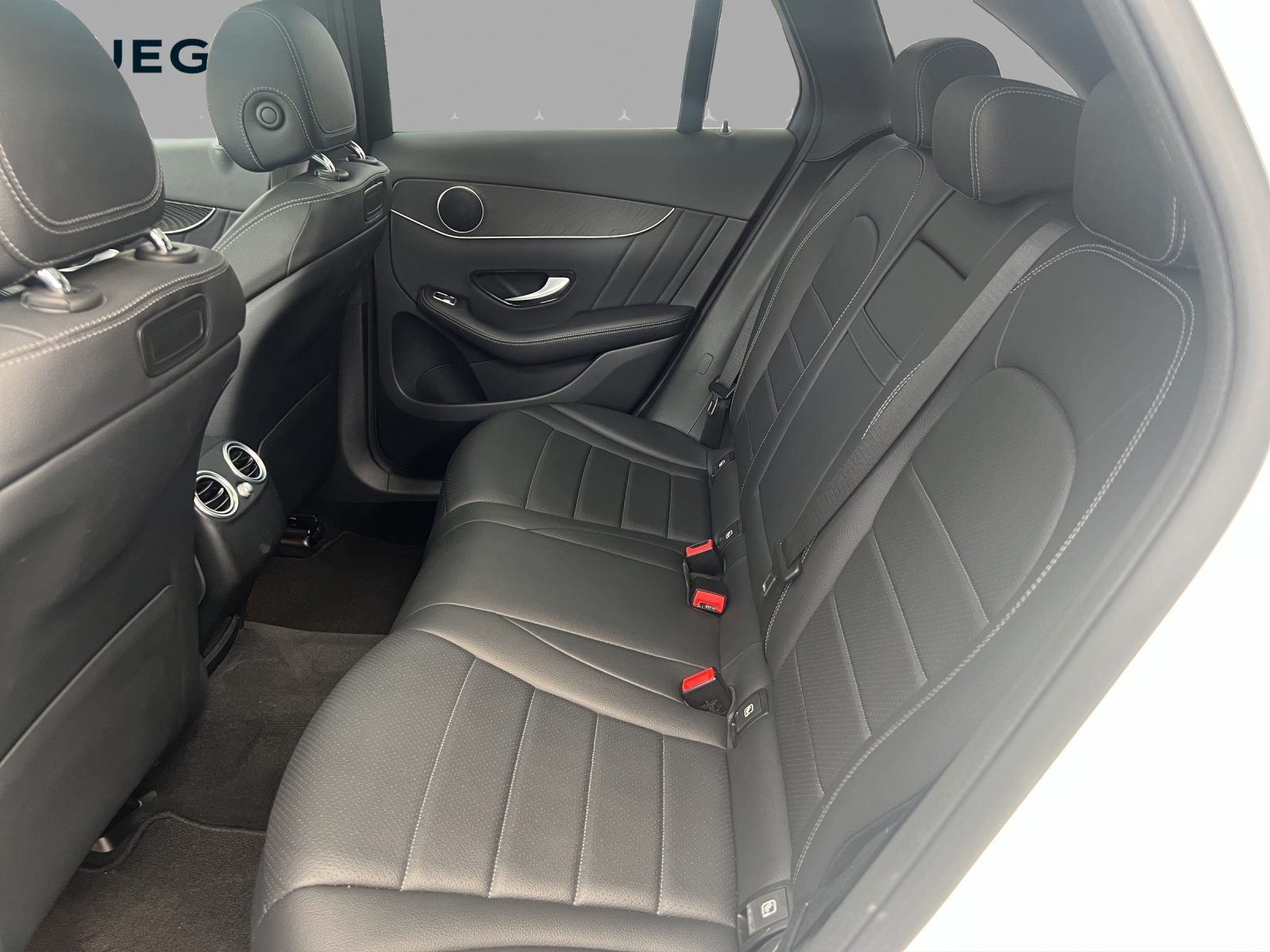 MERCEDES-BENZ GLC 250 d AMG Line 4Matic 9G-Tronic-image-12