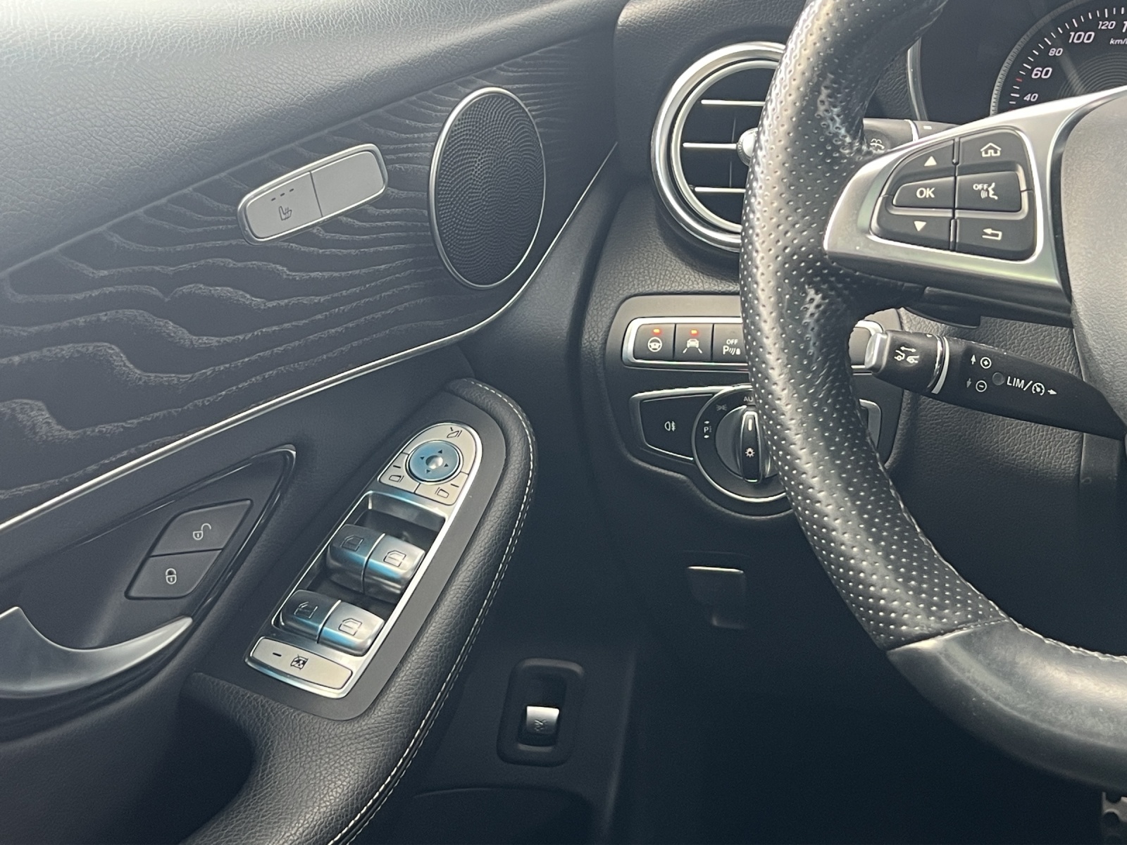 MERCEDES-BENZ GLC 250 d AMG Line 4Matic 9G-Tronic-image-11