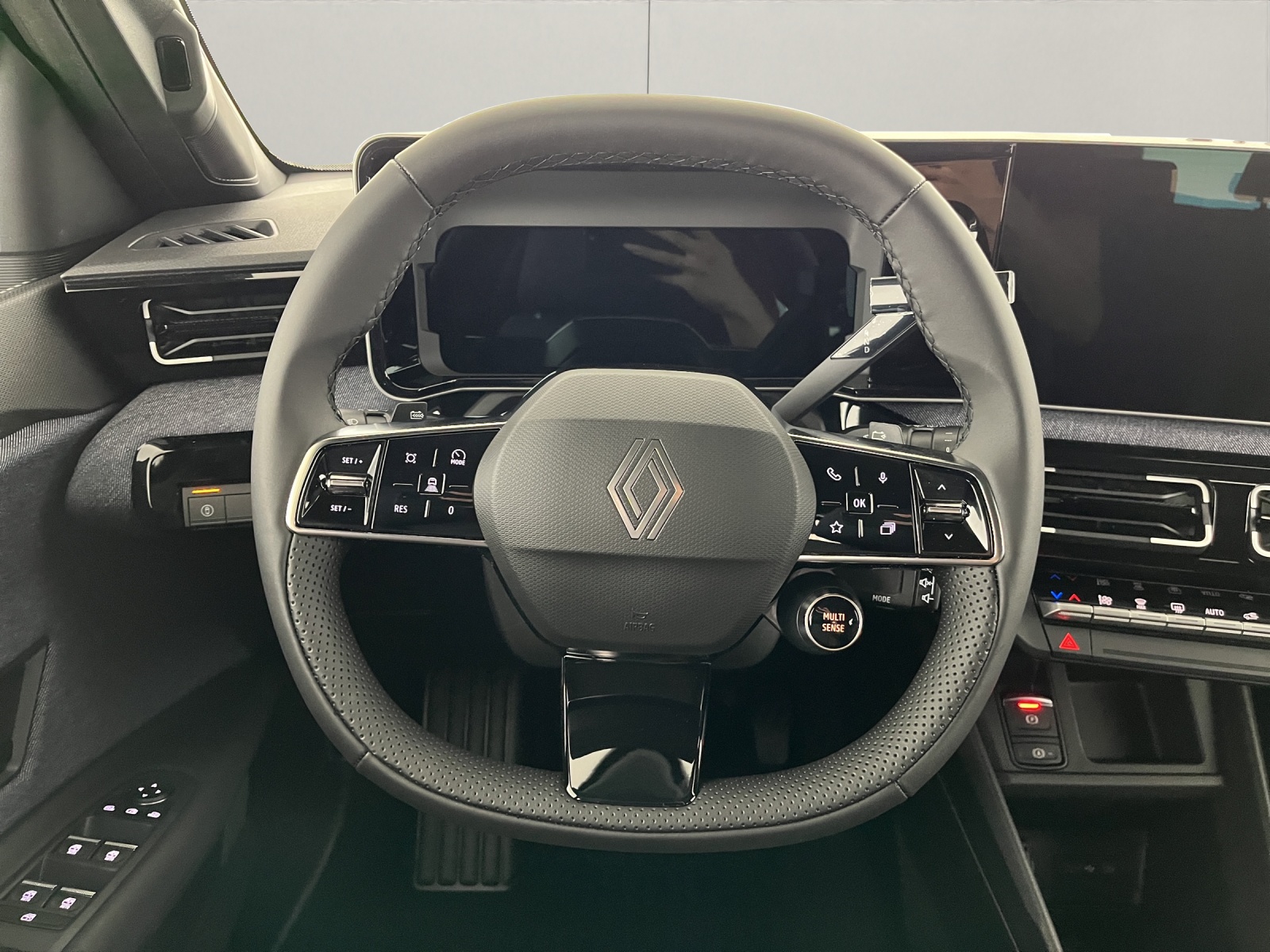 RENAULT R5 E-Tech Comfort Range techno-image-9