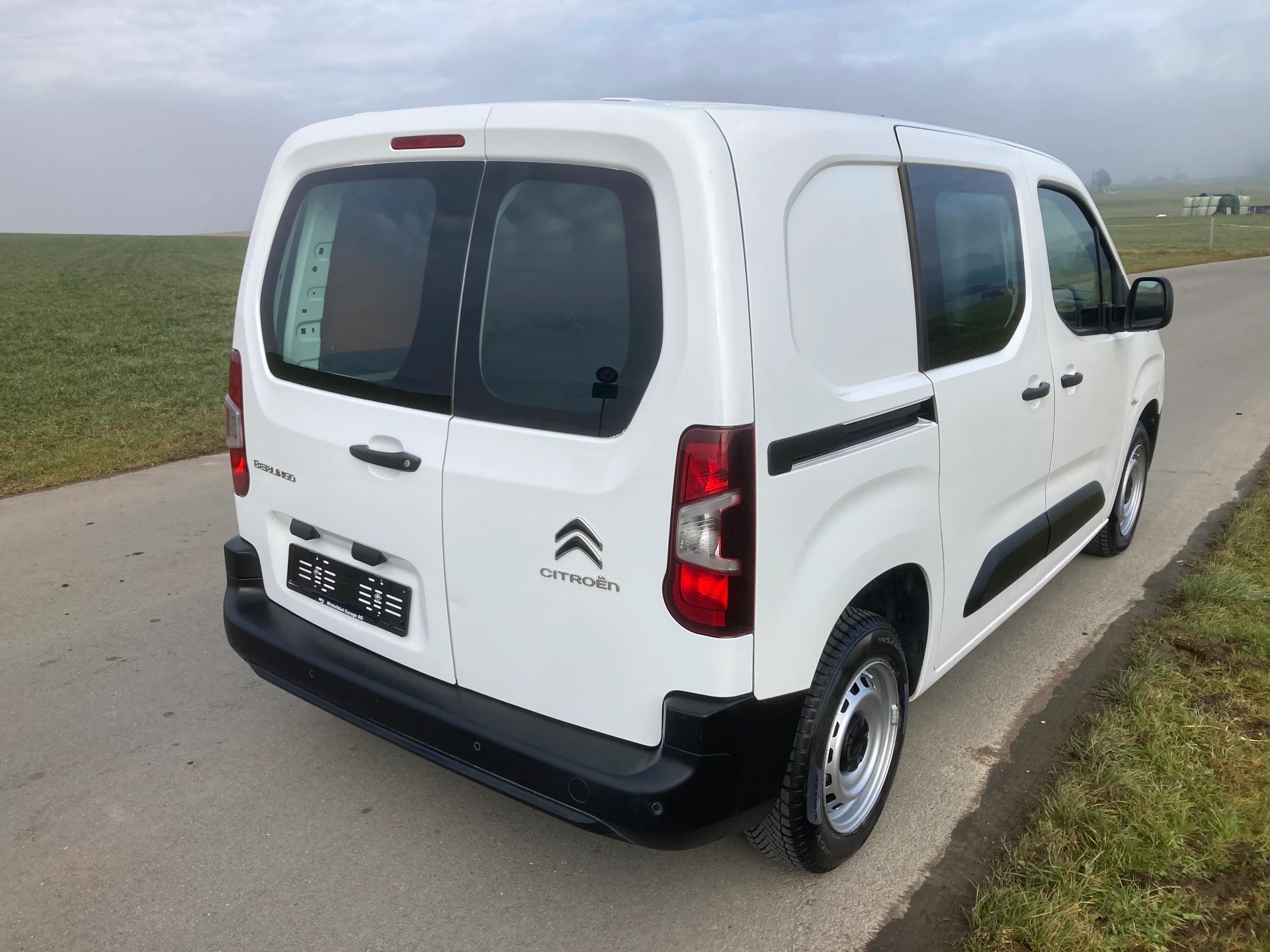 CITROEN Berlingo Van 1.5 Blue HDi 100 s/s Driver 650kg-image-2