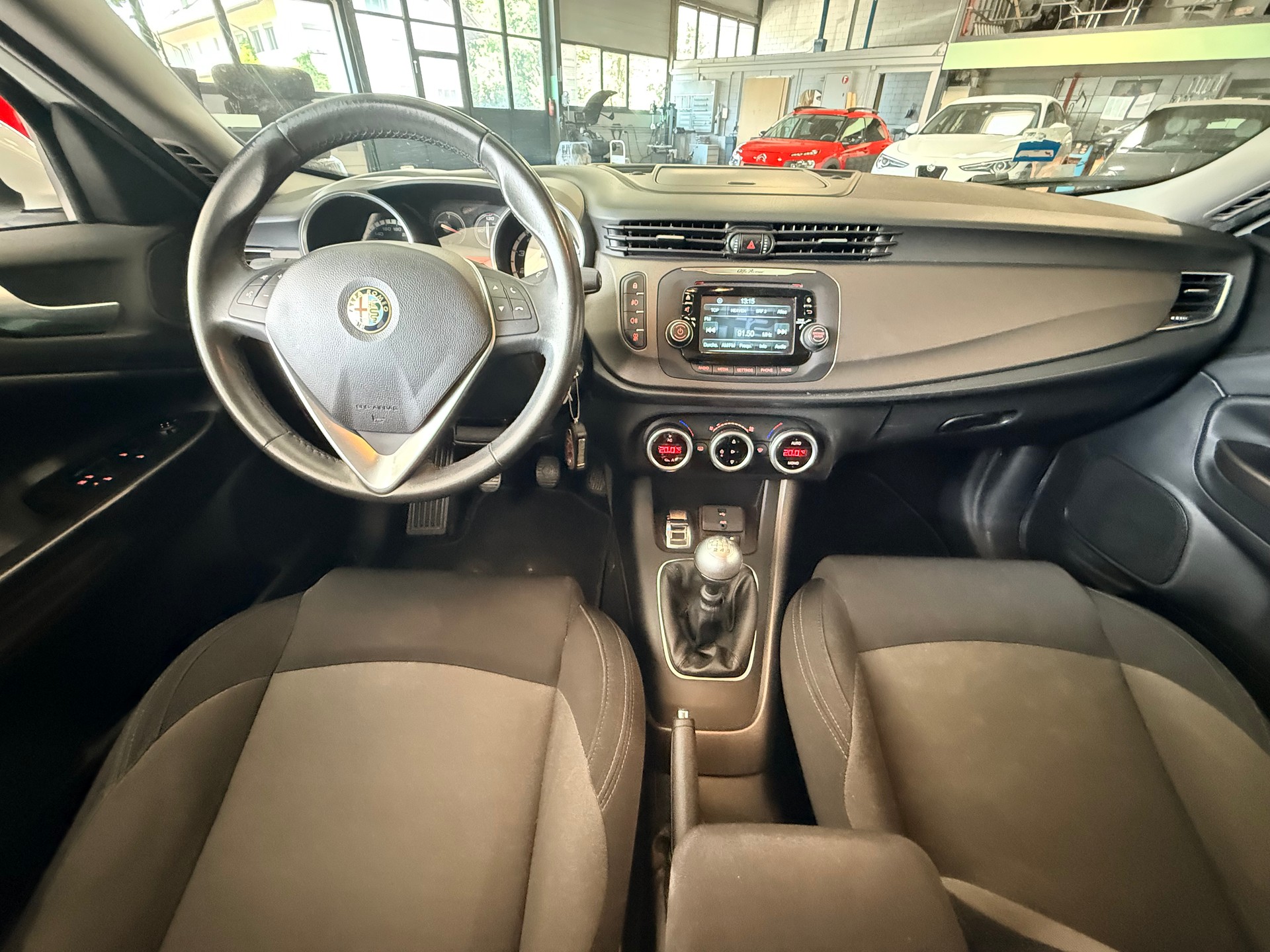 ALFA ROMEO Giulietta 1.4 T Distinctive-image-8