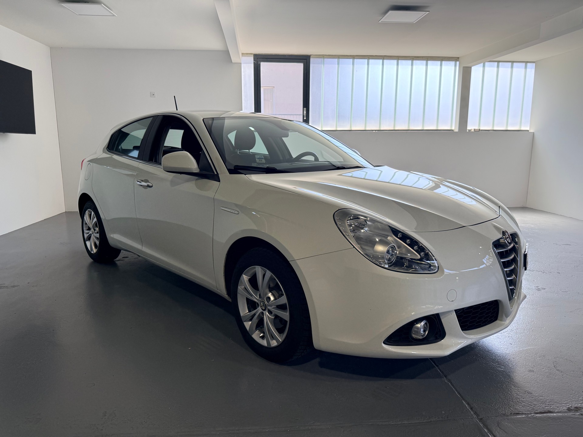 ALFA ROMEO Giulietta 1.4 T Distinctive-image-1