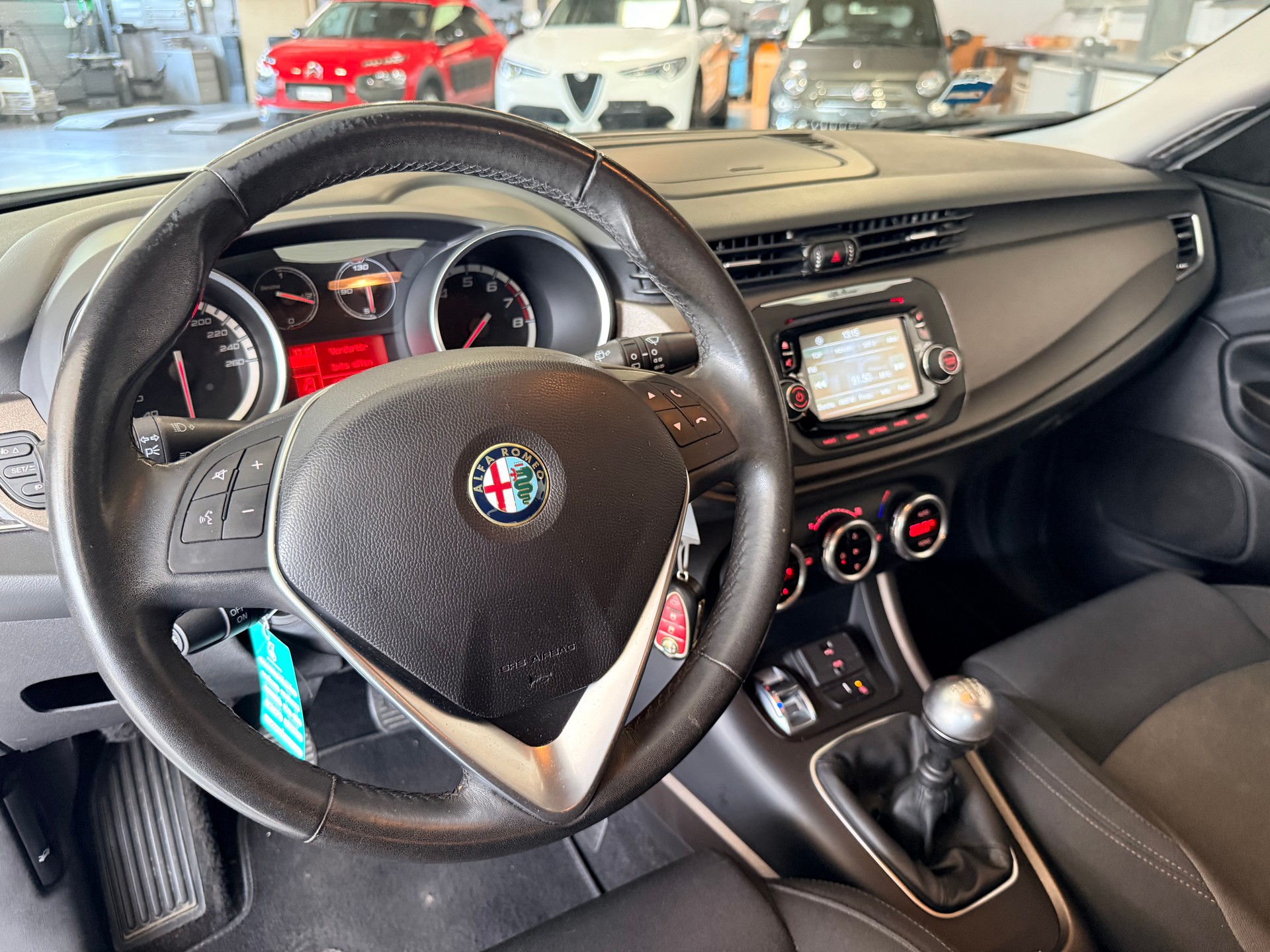 ALFA ROMEO Giulietta 1.4 T Distinctive-image-9