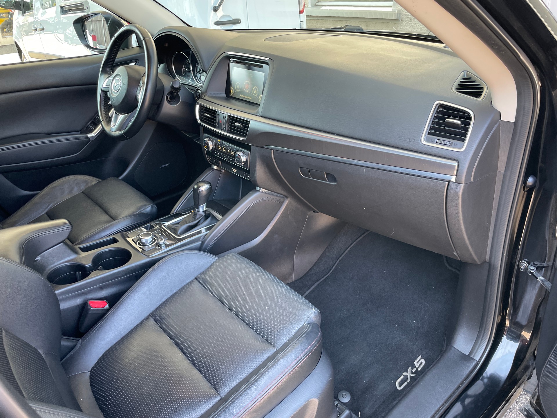 MAZDA CX-5 2.2 D HP Revolution AWD Automatic-image-19