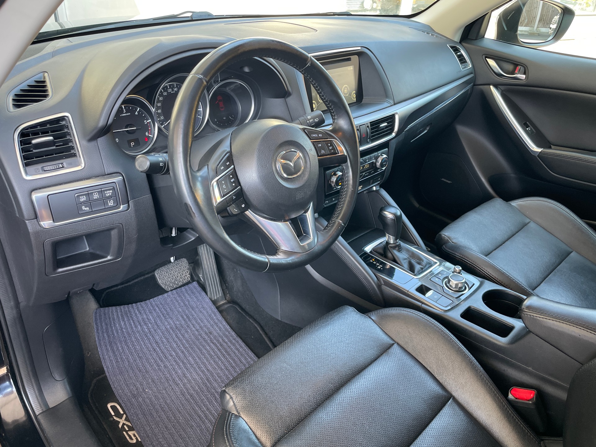 MAZDA CX-5 2.2 D HP Revolution AWD Automatic-image-15