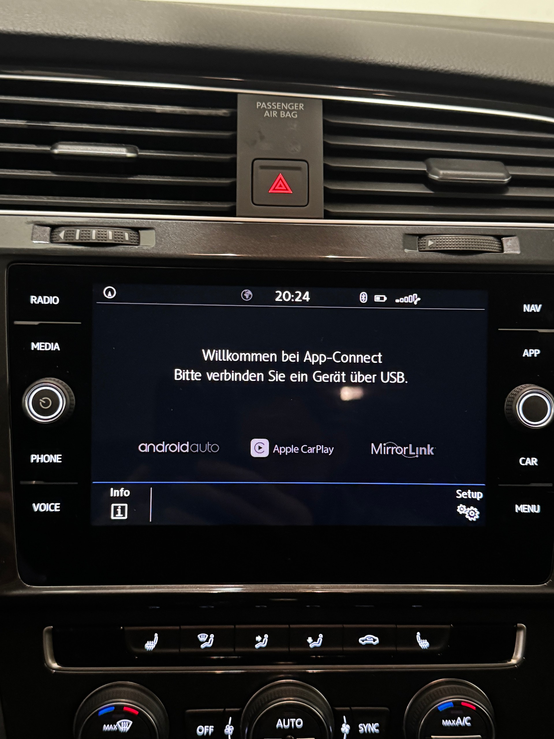 VW Golf 1.5 TSI EVO Comfortline DSG *AHK*-image-13