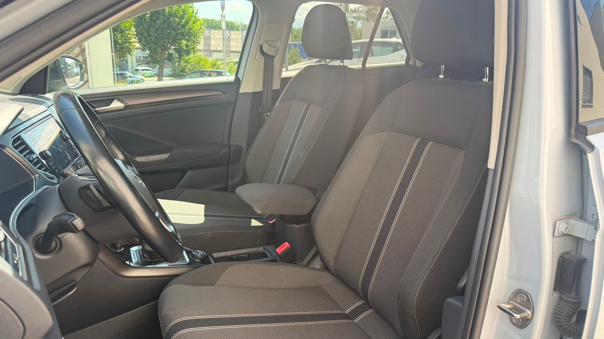 VW T-Roc 2.0 TSI Sport DSG 4Motion-image-6