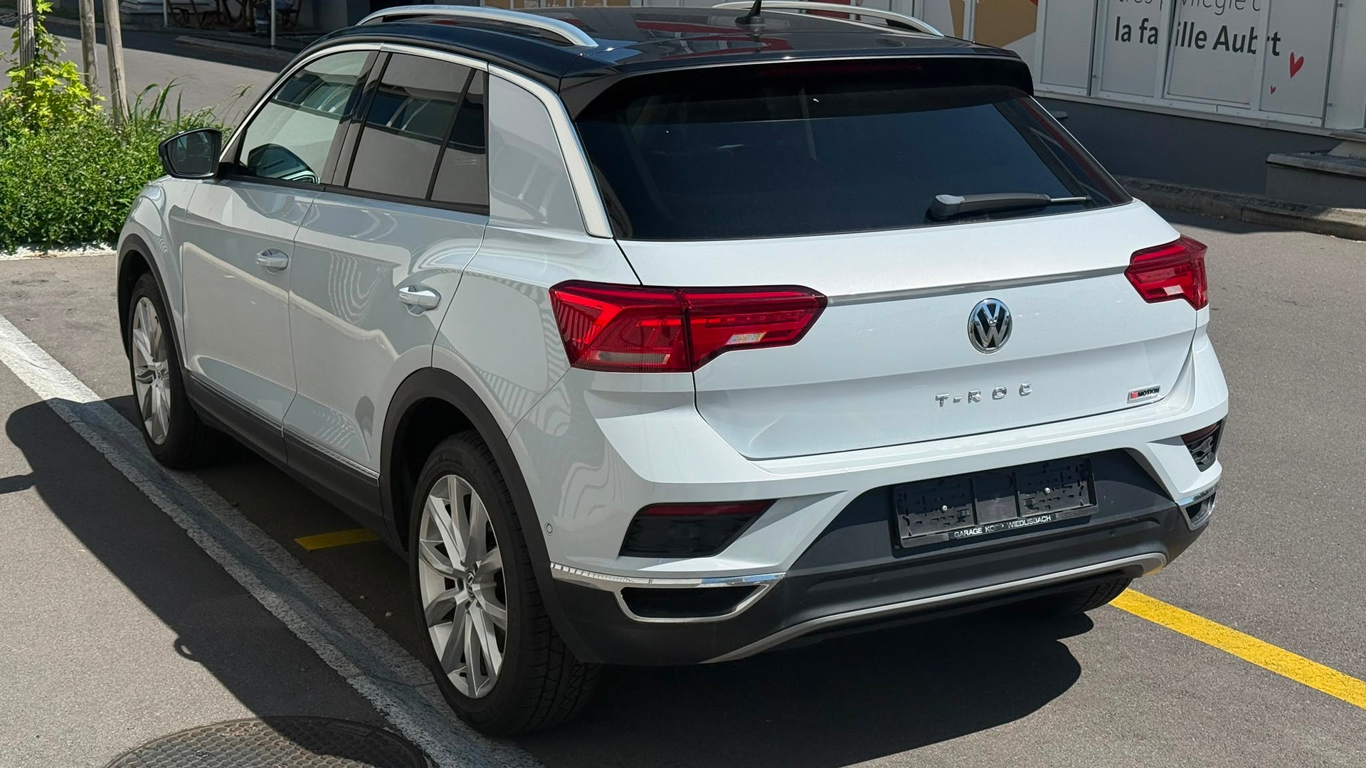VW T-Roc 2.0 TSI Sport DSG 4Motion-image-2
